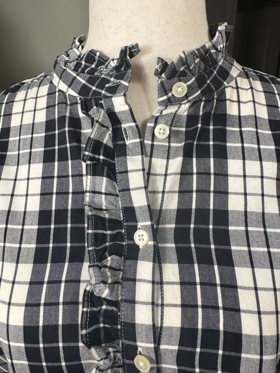 LOFT Ruffle Plaid Blouse Size S Black White Long Sleeve h1599 6