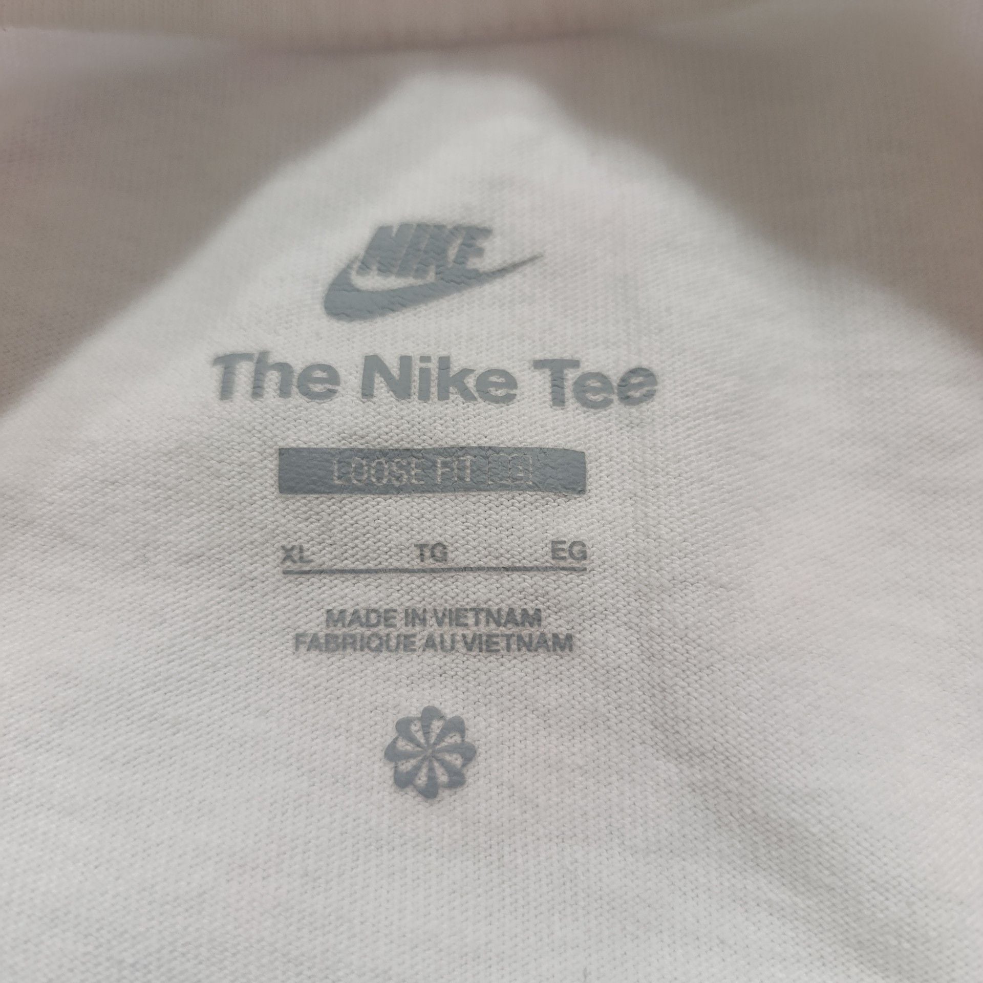 Nike The Nike Tee Air Graphic T-Shirt XL White 4