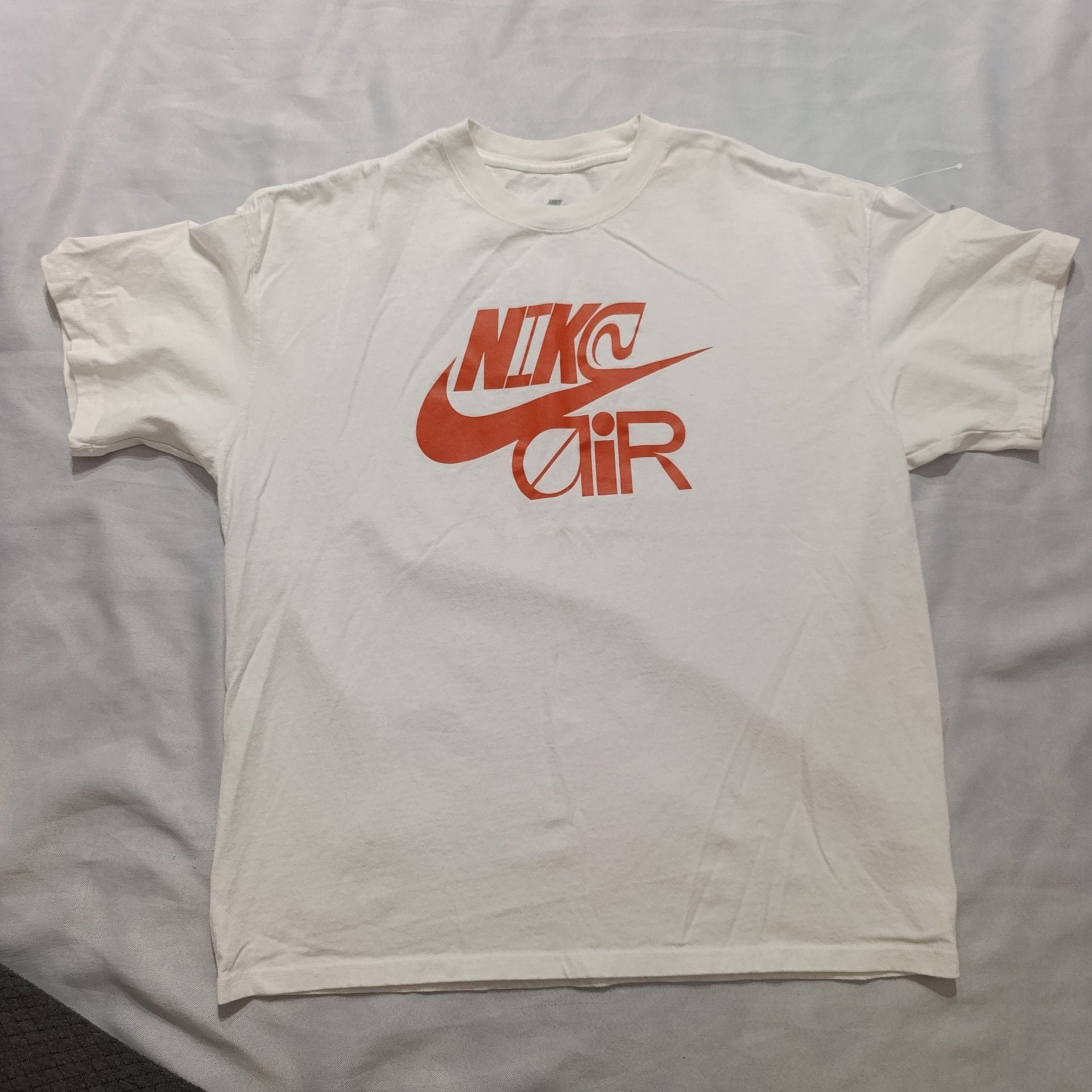Nike The Nike Tee Air Graphic T-Shirt XL White 2