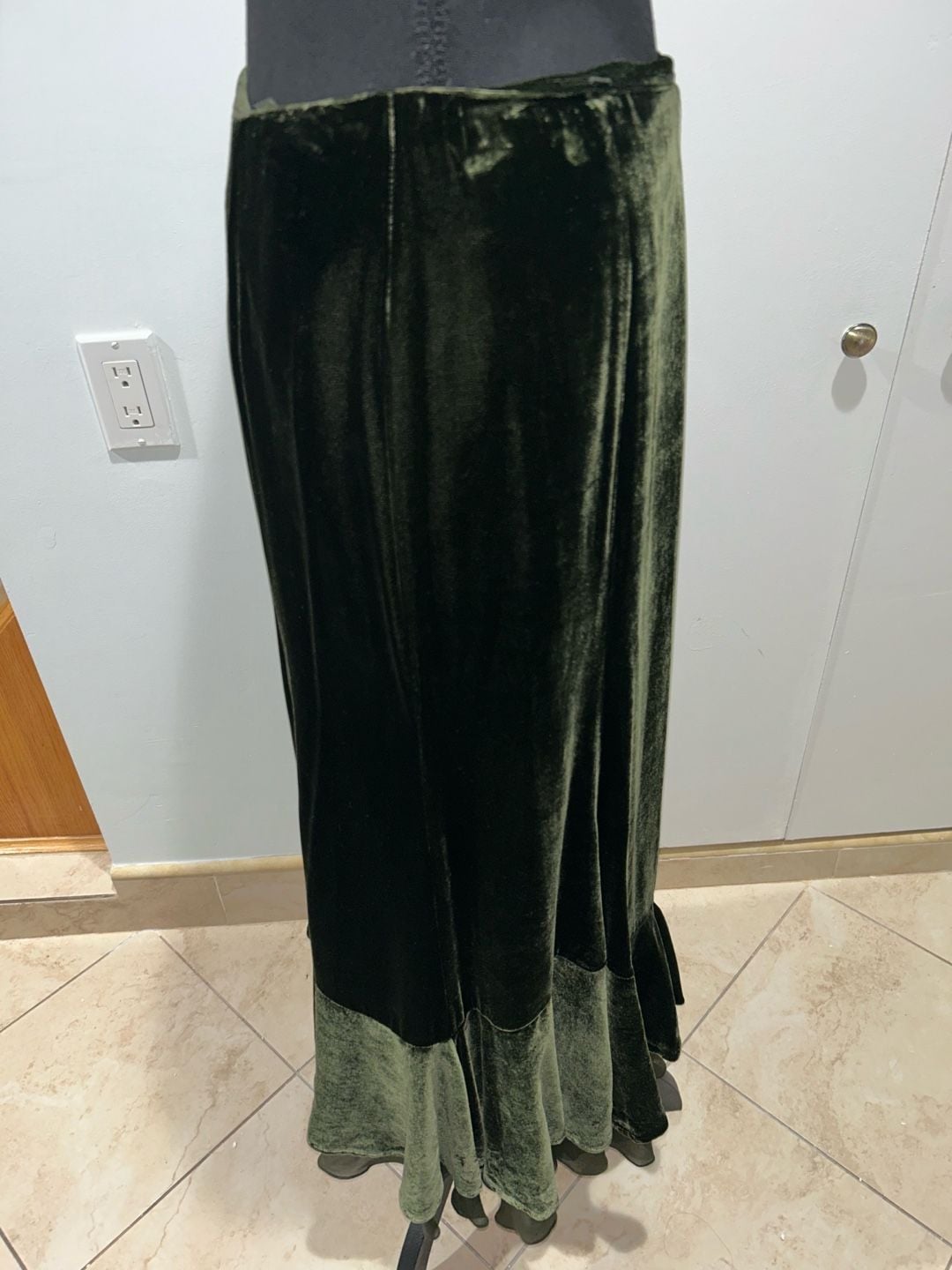 LAUREN Ralph Lauren Velvet Skirt Size 4 Green Long Mermaid 3