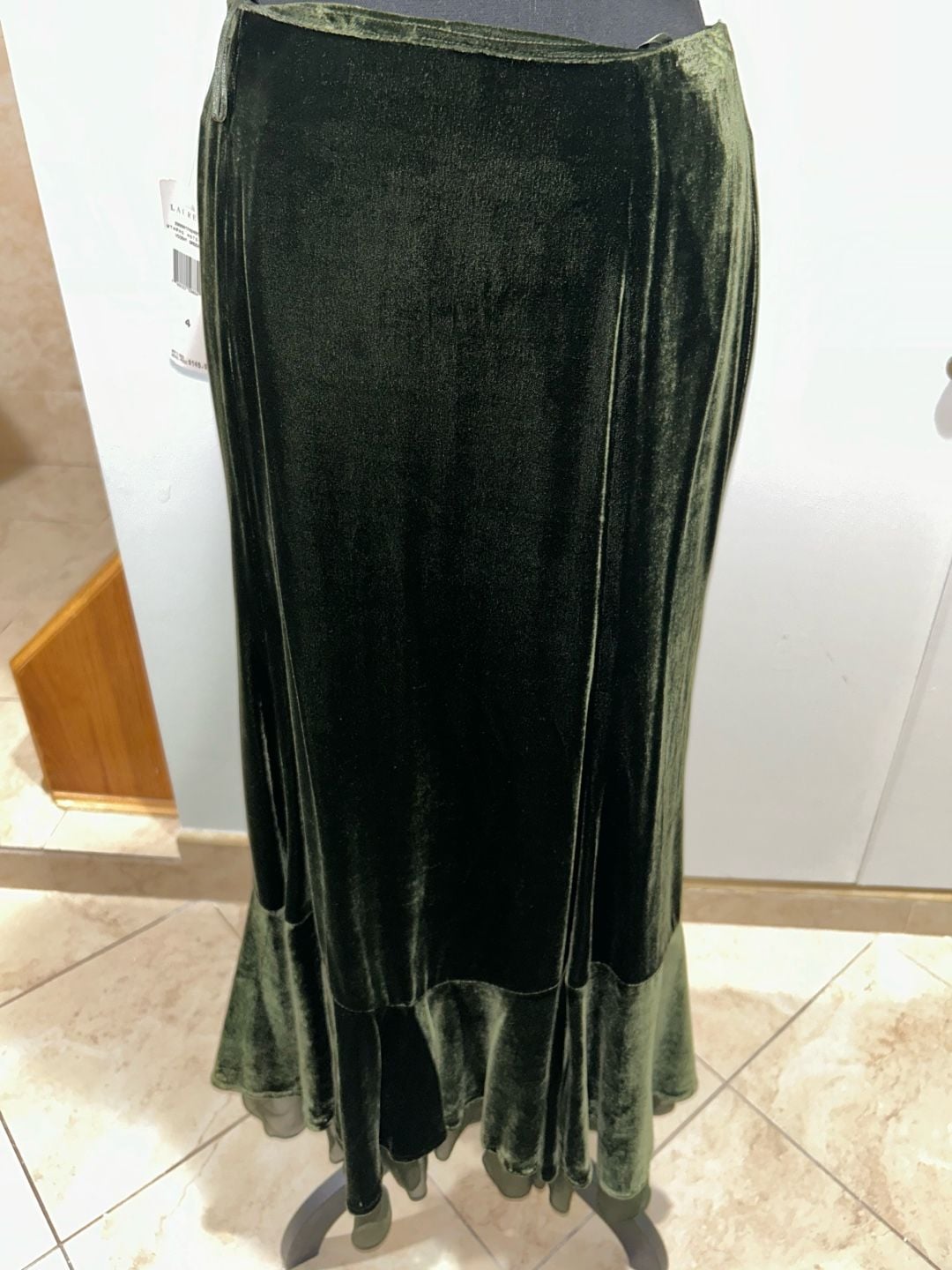 LAUREN Ralph Lauren Velvet Skirt Size 4 Green Long Mermaid 4