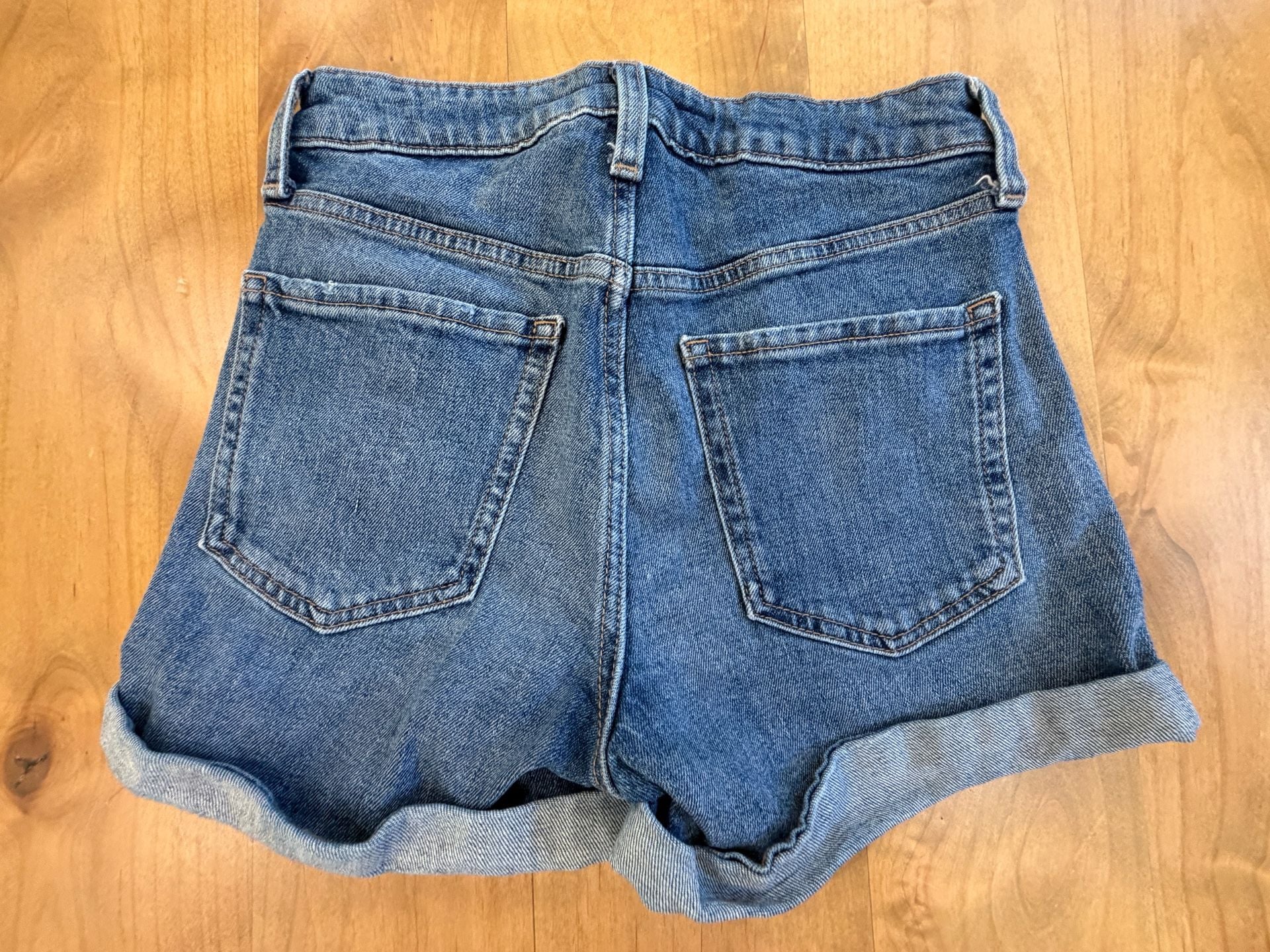 Old Navy O.G. Short High Rise Jean Shorts Size 2 Distressed Rolled Cuff 3