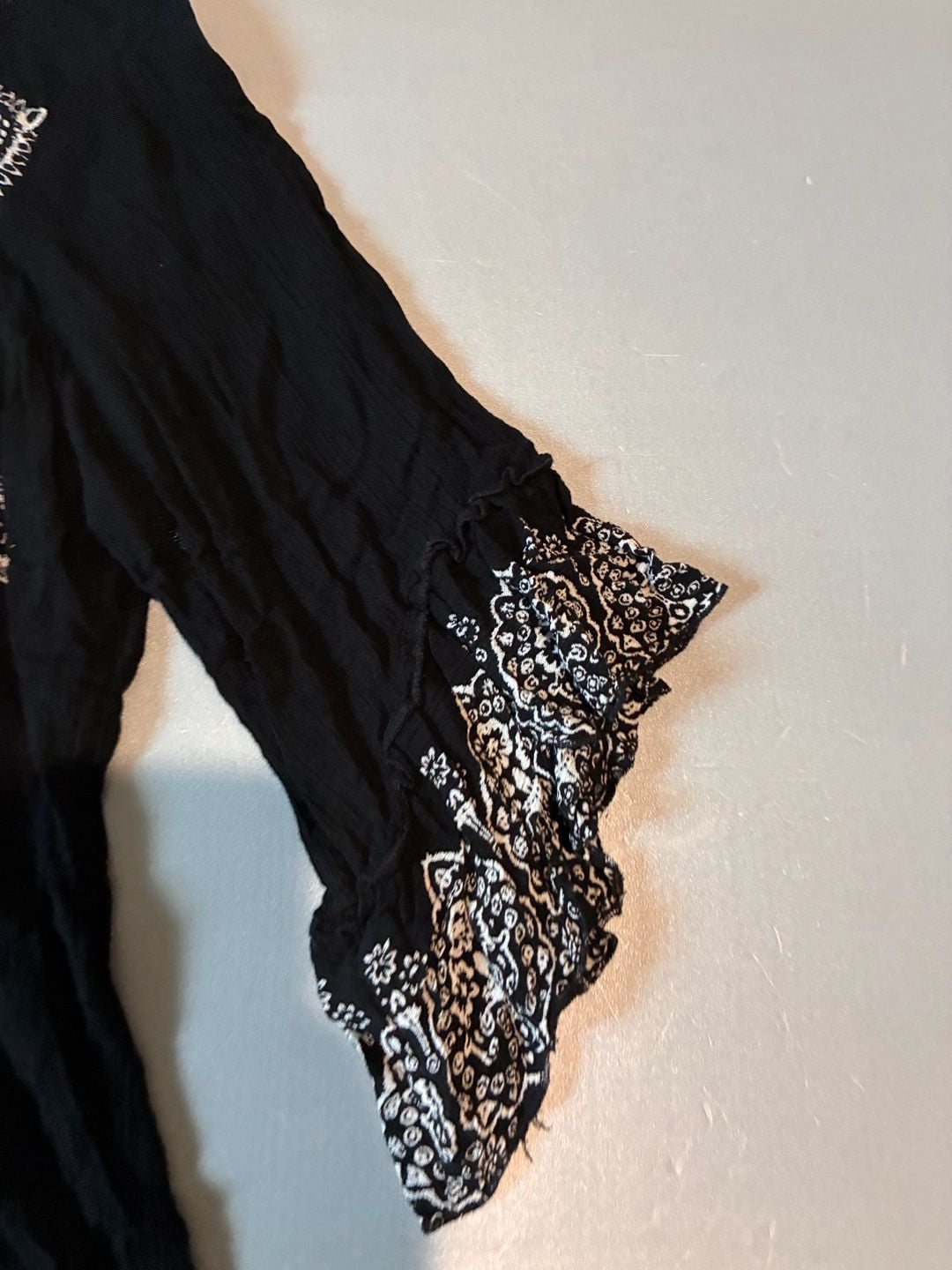 Greater Good Blouse Black White Paisley Size L 3
