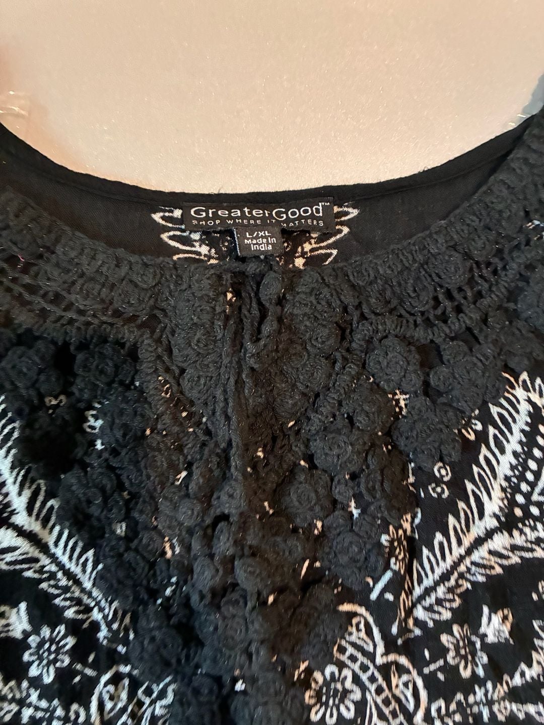 Greater Good Blouse Black White Paisley Size L 4