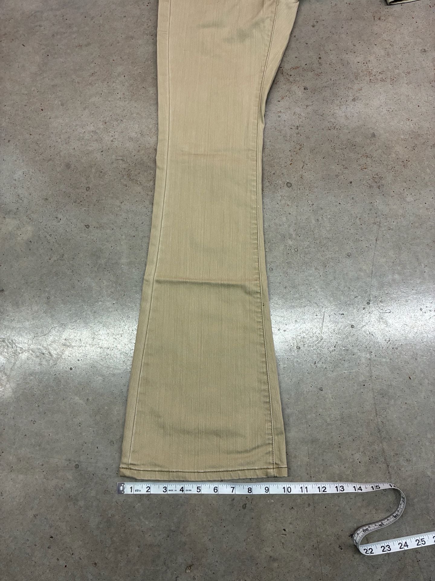 Levi's 519 Low Flare Jeans 5JR L=L Tan Low Stretch 8