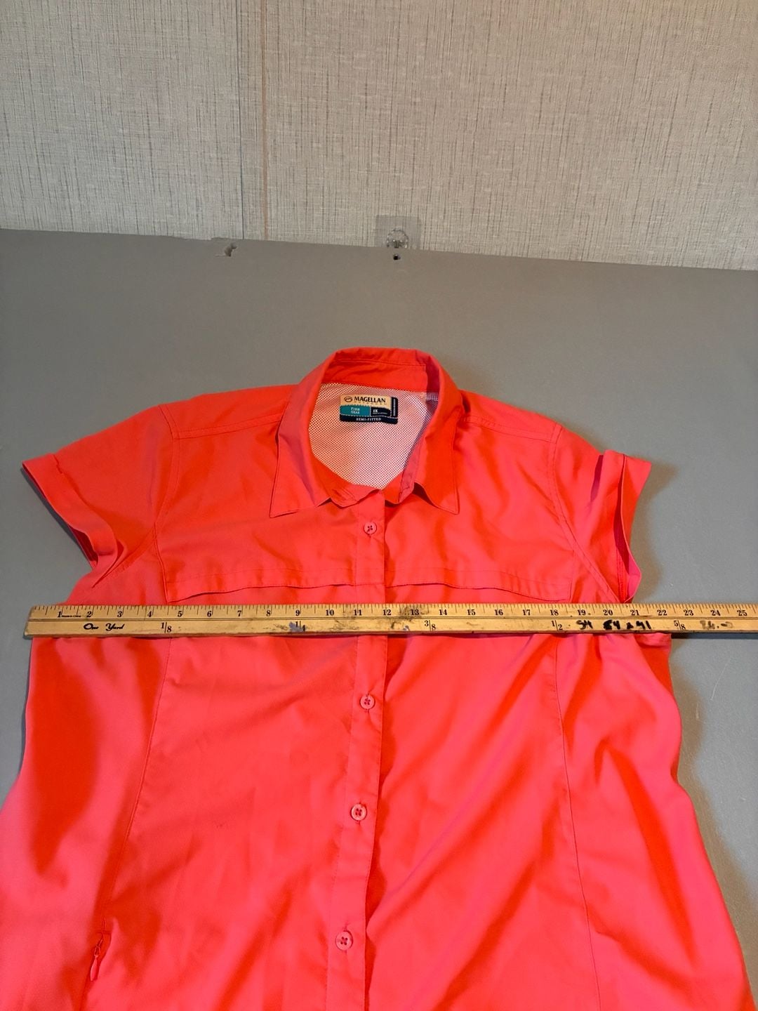 Magellan Outdoors Women's Fishing Shirt XS Coral Pink Vented Short ..., 4