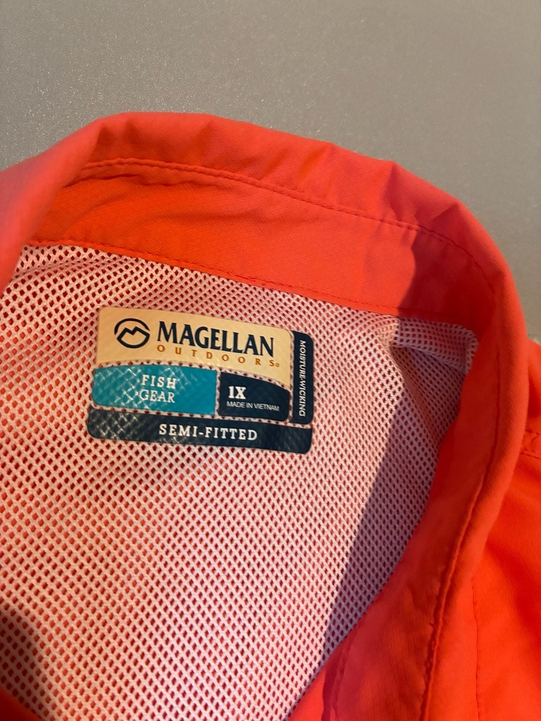 Magellan Outdoors Women's Fishing Shirt XS Coral Pink Vented Short ..., 3
