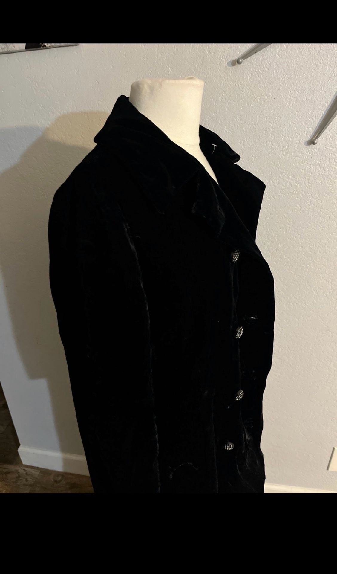 Black velvet long coat size S/M M (8-10) 6