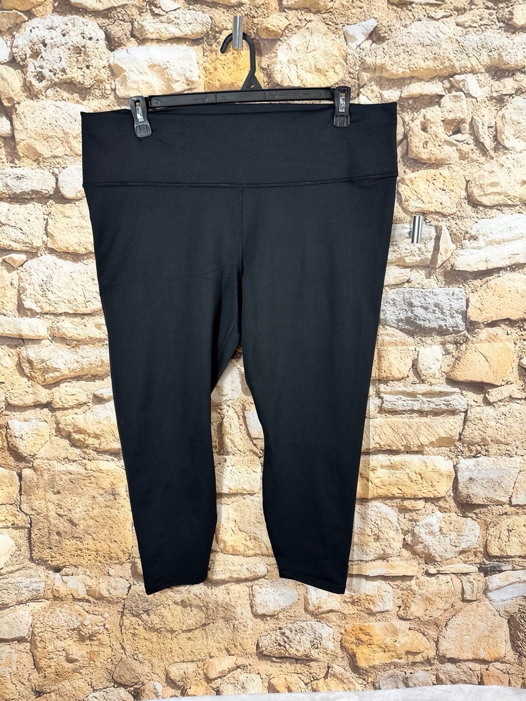 Fabletics PowerHold Leggings Size 3X Black Crop Athletic Pants 2