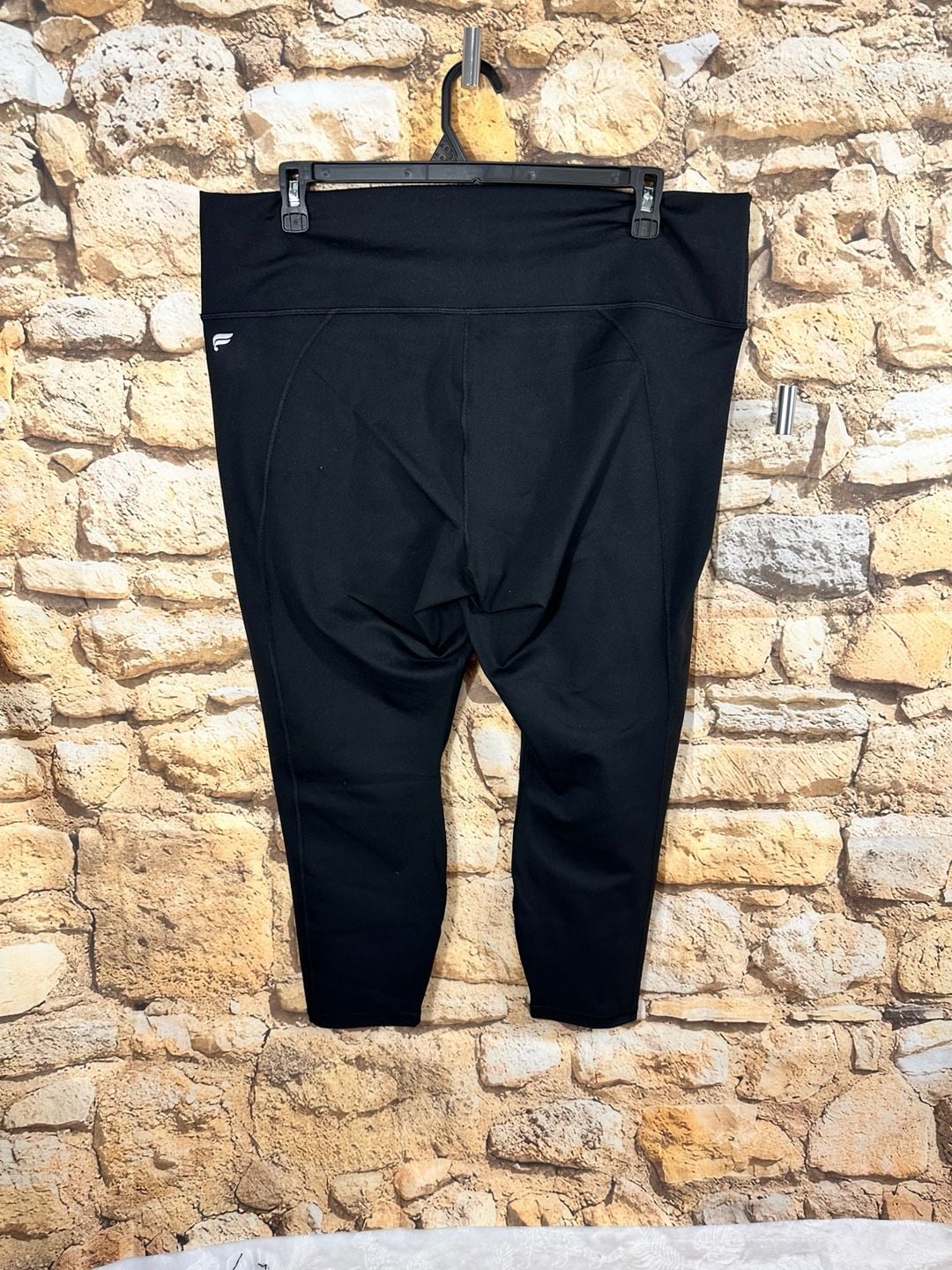 Fabletics PowerHold Leggings Size 3X Black Crop Athletic Pants 3
