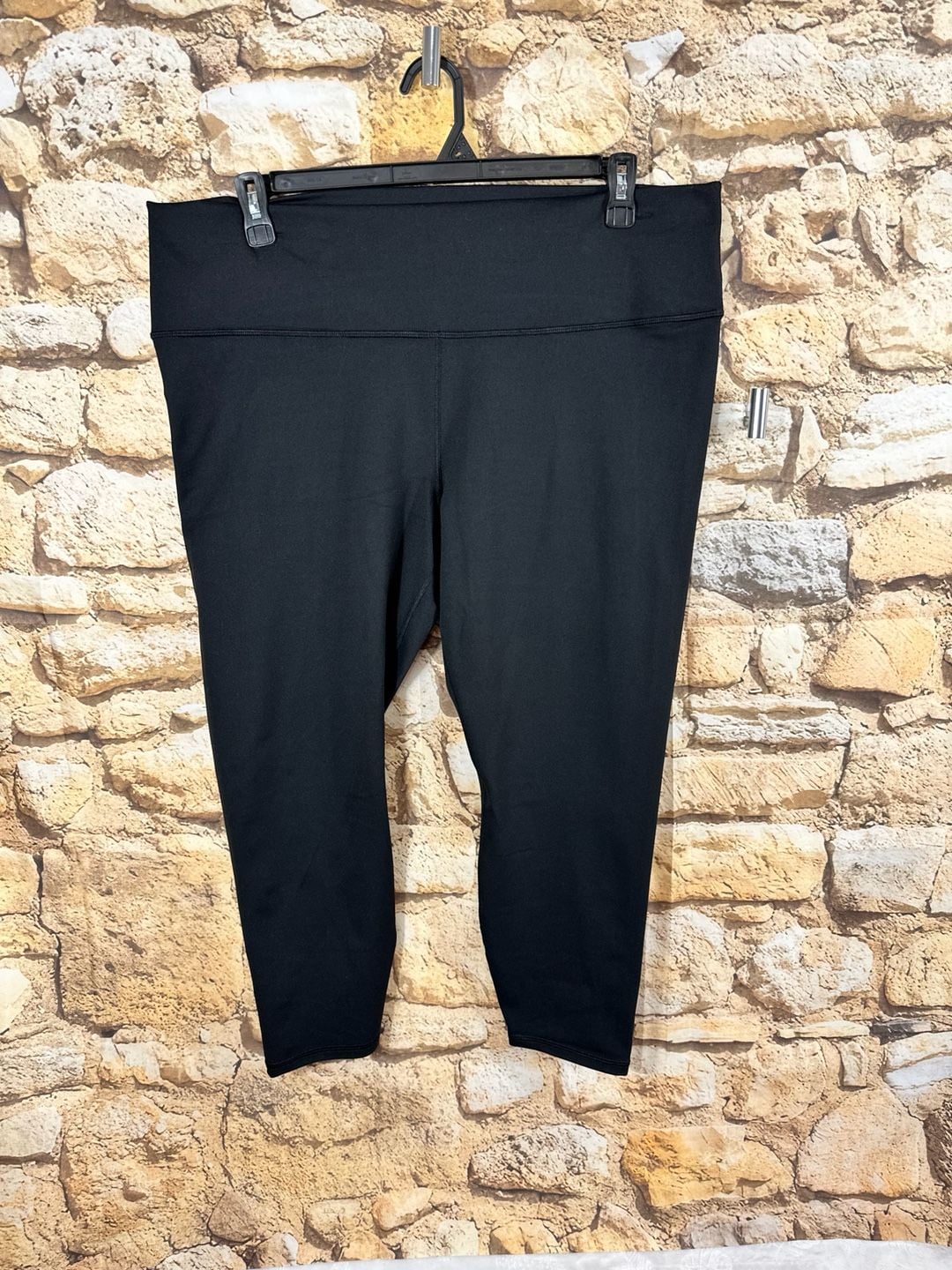 Fabletics PowerHold Leggings Size 3X Black Crop Athletic Pants 7