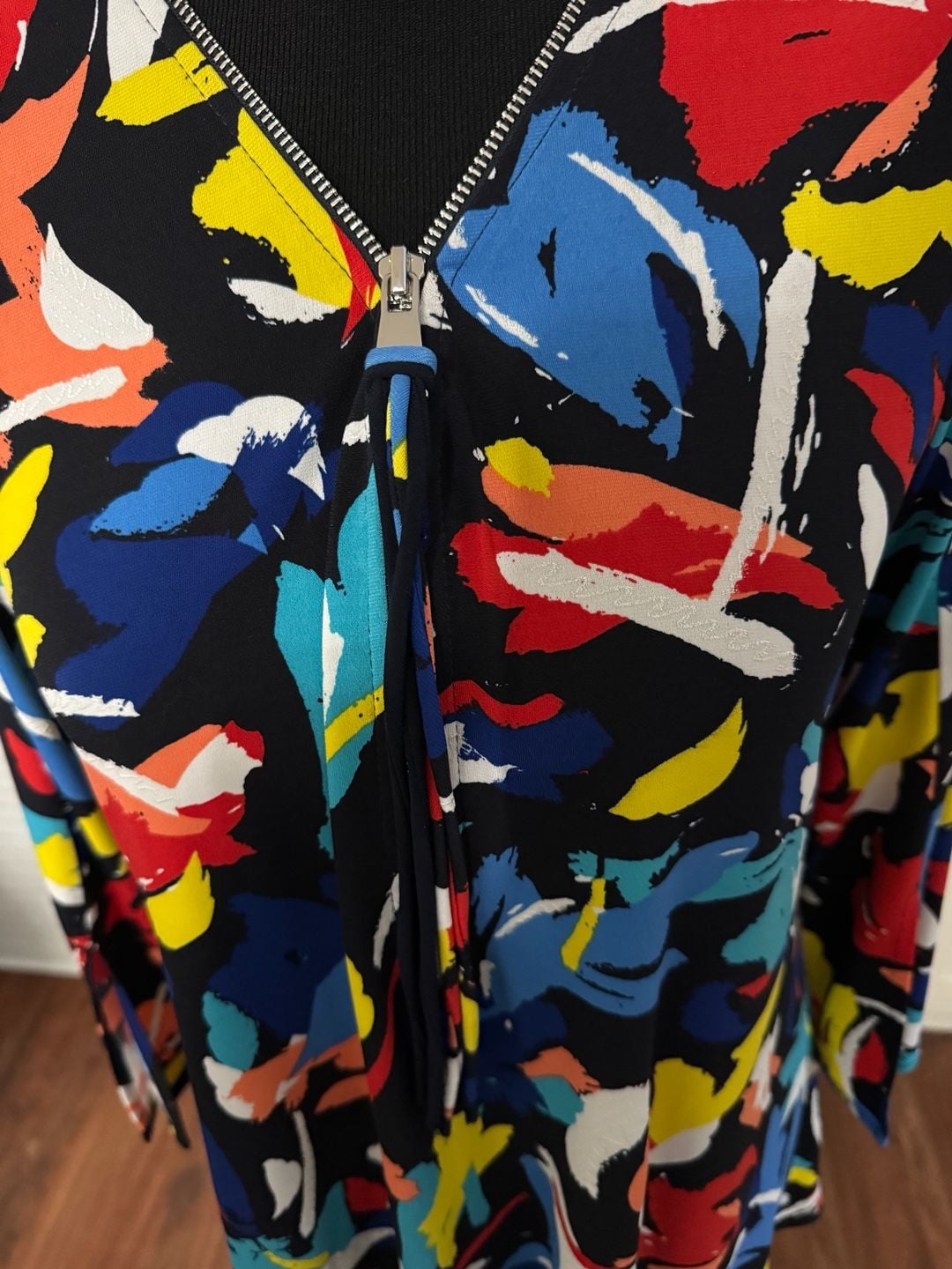 Joseph Ribkoff Shirt Size 6 Multi Floral Print Made in Canada 4