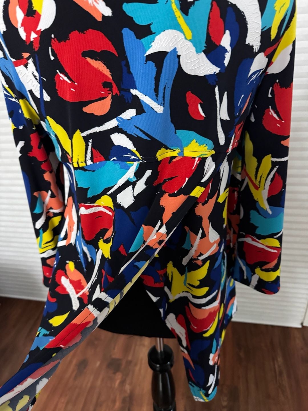 Joseph Ribkoff Shirt Size 6 Multi Floral Print Made in Canada 6
