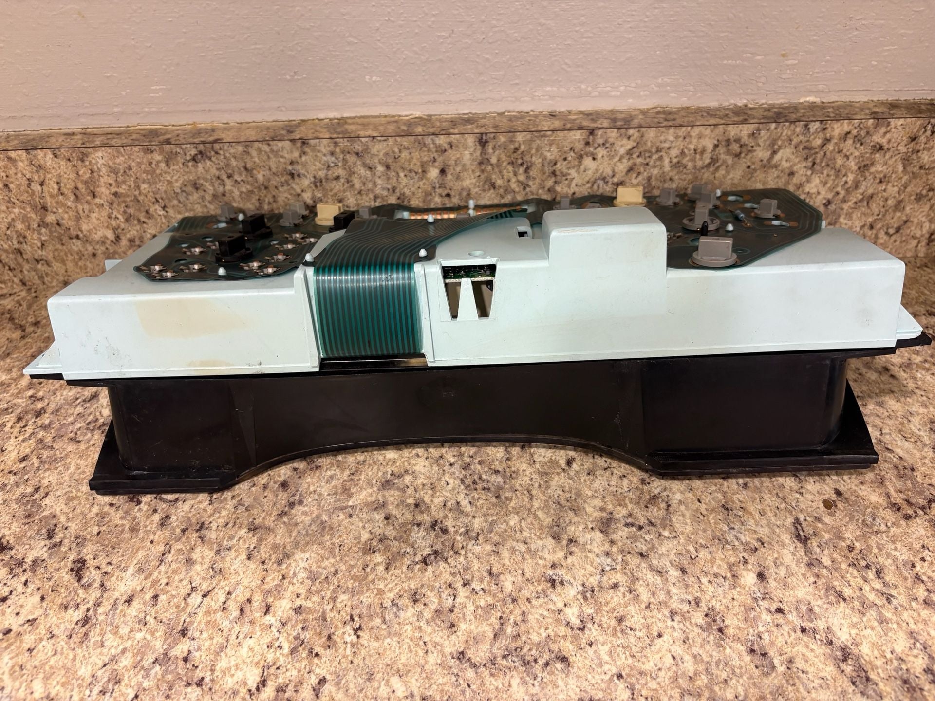 95-99 Chevy Tahoe Suburban Yukon Instrument Cluster 100 MPH Tach PRND321 12