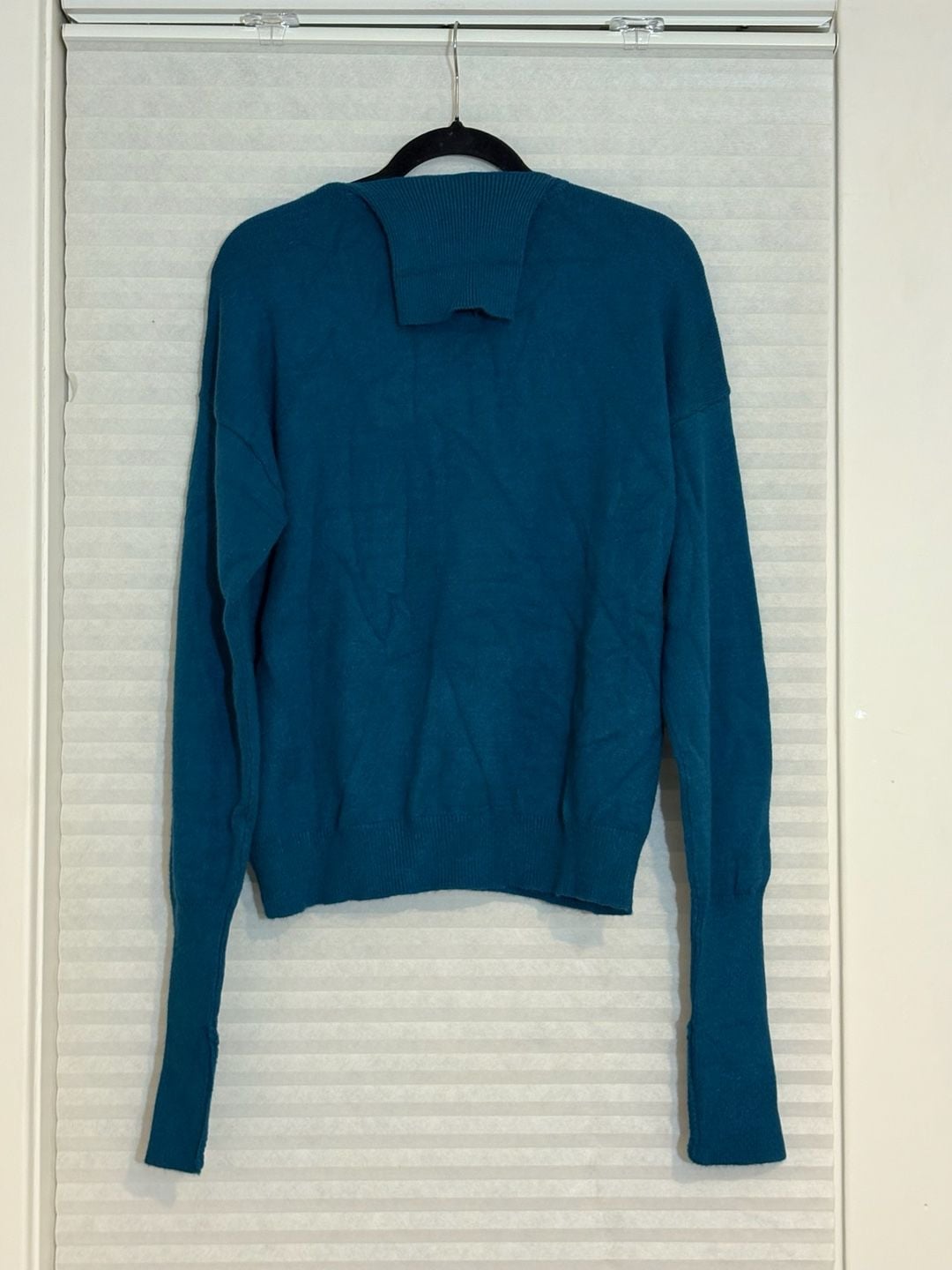 Cyrus Intellect V-Neck Choker Sweater Size M Teal Long Sleeve New with Tags 7