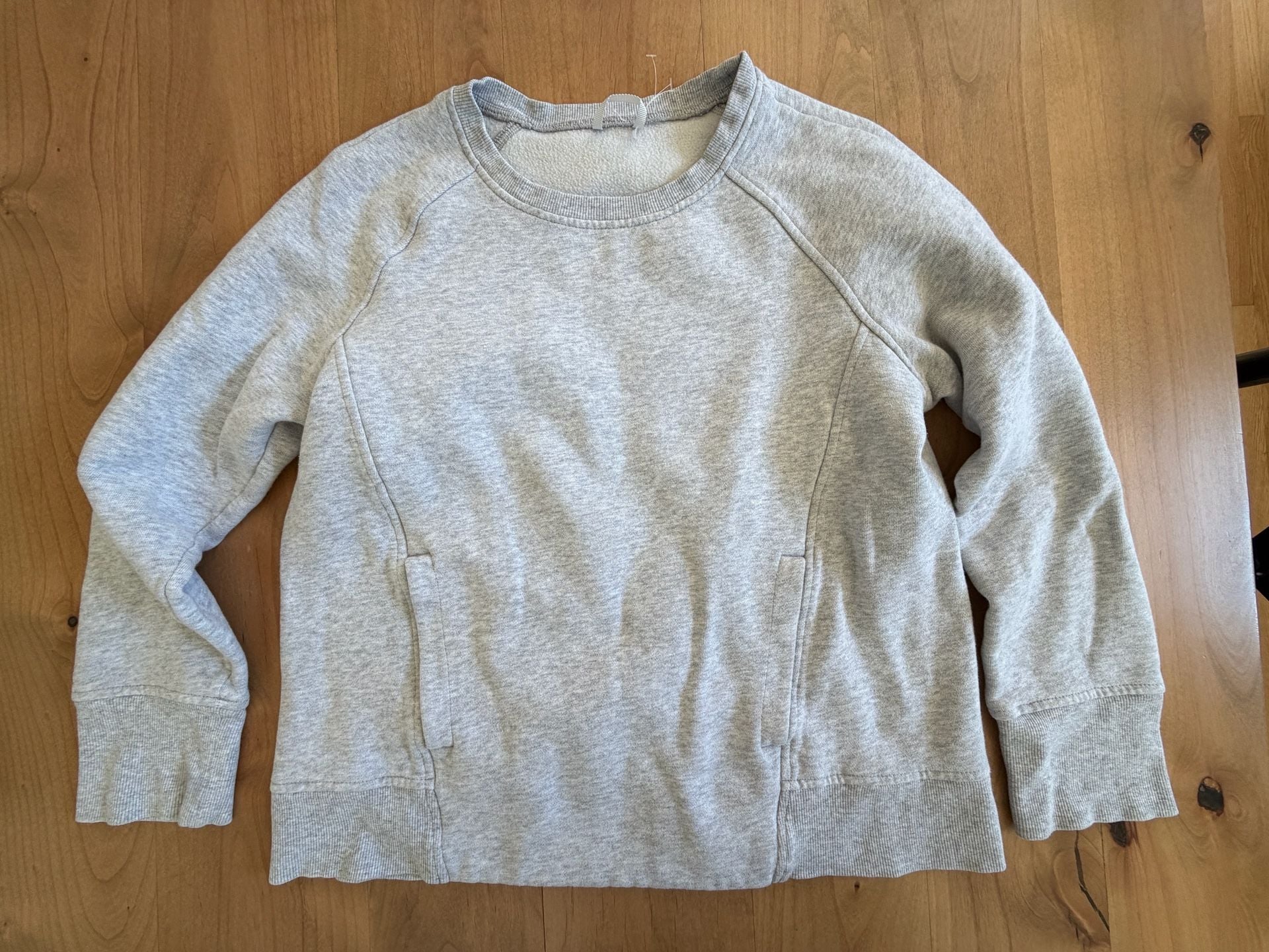 Lululemon Gray Sweatshirt Size 8 2