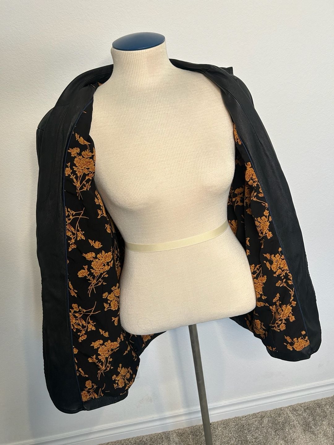Anthropologie Faux Leather Black Blazer Large 7