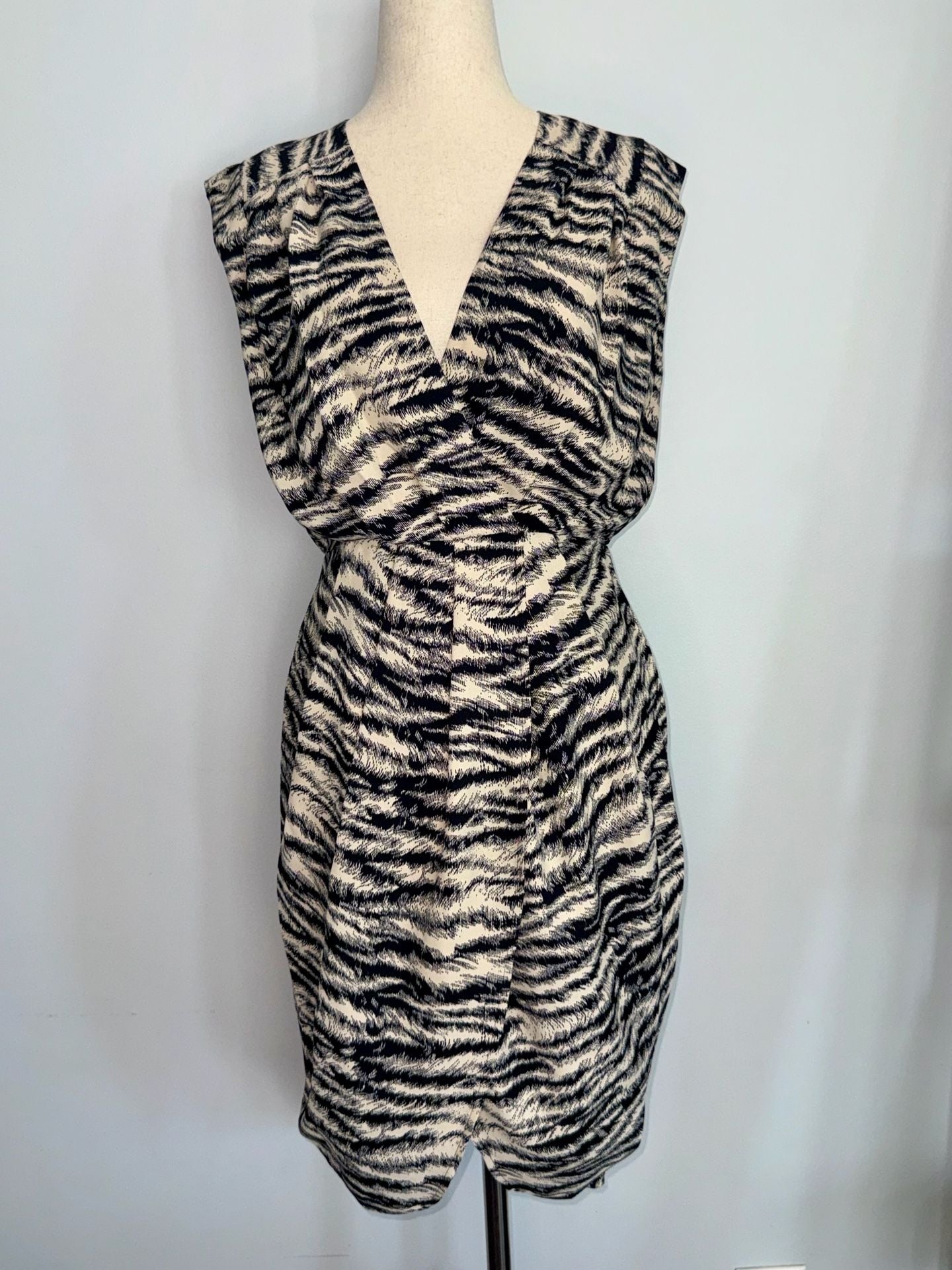 Express Dress Size XS Animal Print V-Neck Sleeveless Cocktail 2