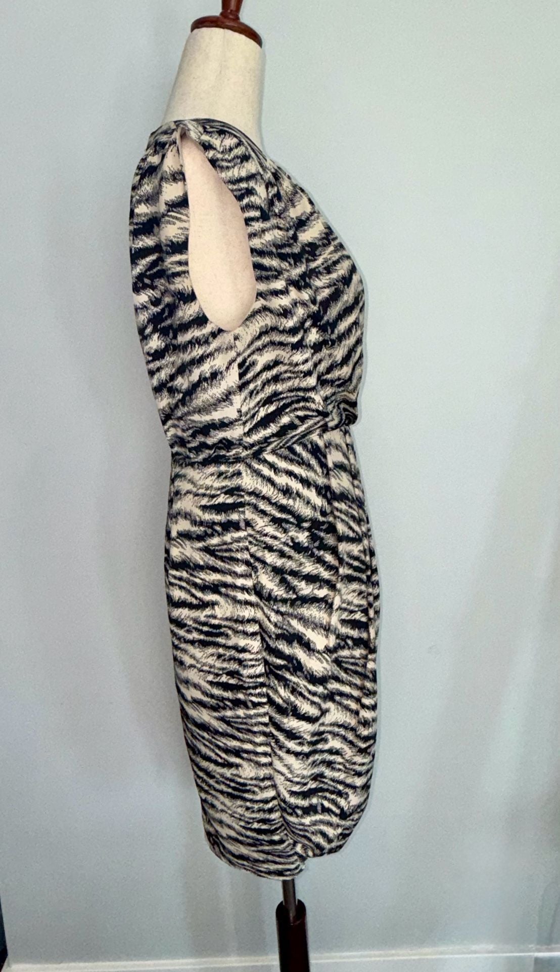 Express Dress Size XS Animal Print V-Neck Sleeveless Cocktail 4