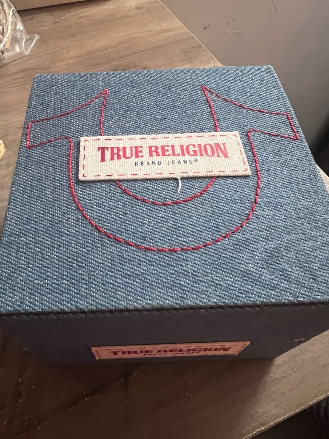 True Religion Watch gold-tone new, unused in box 4