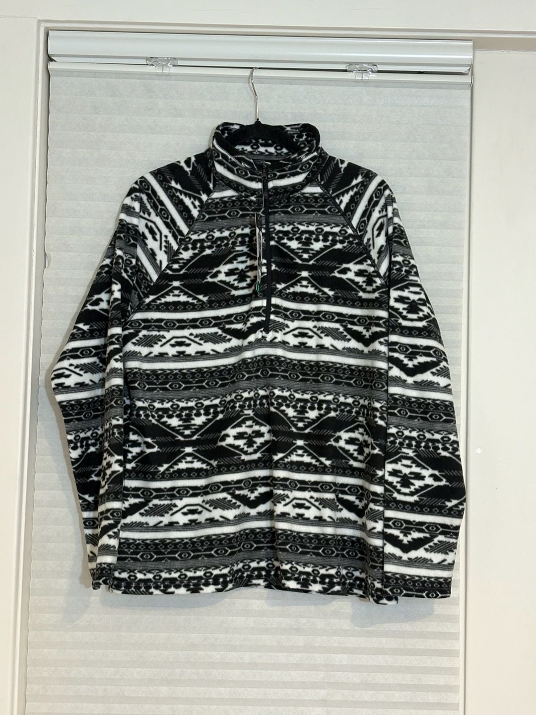 Eddie Bauer Fleece 1/4 Zip Size XL Black White Aztec Pattern Ultrasoft 2