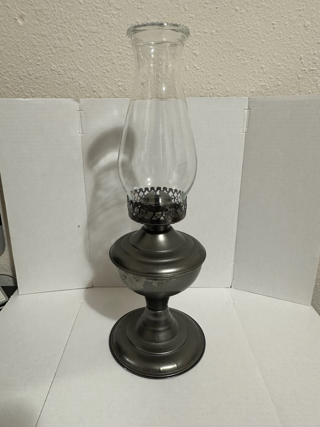 Vintage Metal Oil Lamp With Glass Chimney 7