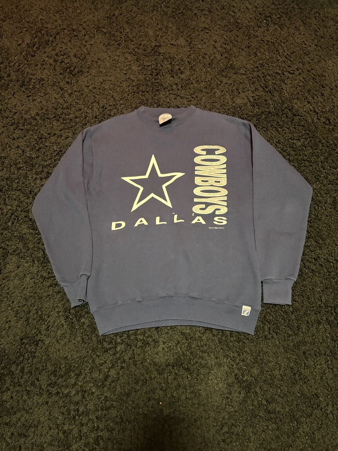 Vintage 1993 Logo 7 Dallas Cowboys Graphic crewneck pullover
Size Men’s medium🕶️
Measurements are listed 👓
Send offers📲📲
#Vintage #90s #NFL #DallasCowboys #Football 2