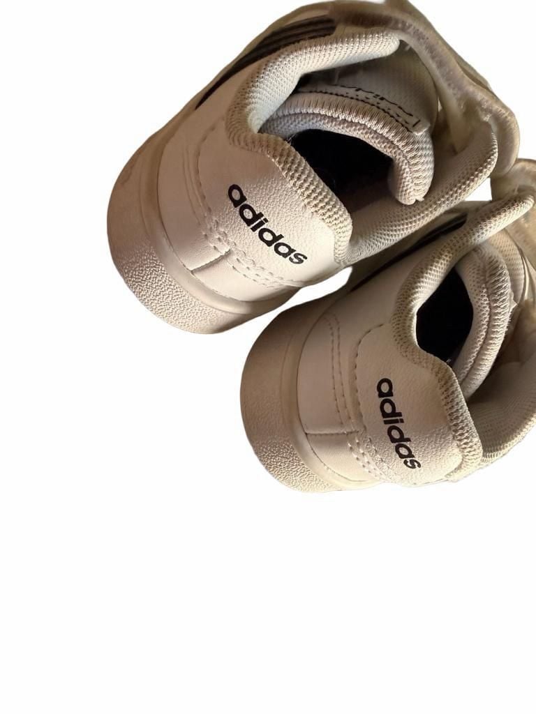 Adidas Sneakers Size 7 Kids White 6