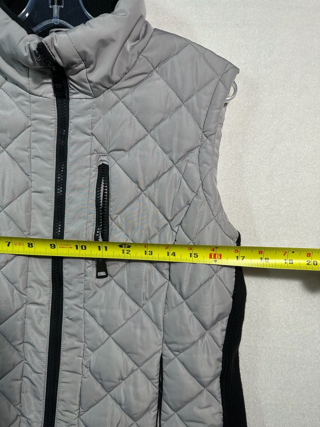 Andrew Marc Quilted Vest Size M Gray Full Zip Puffer 8