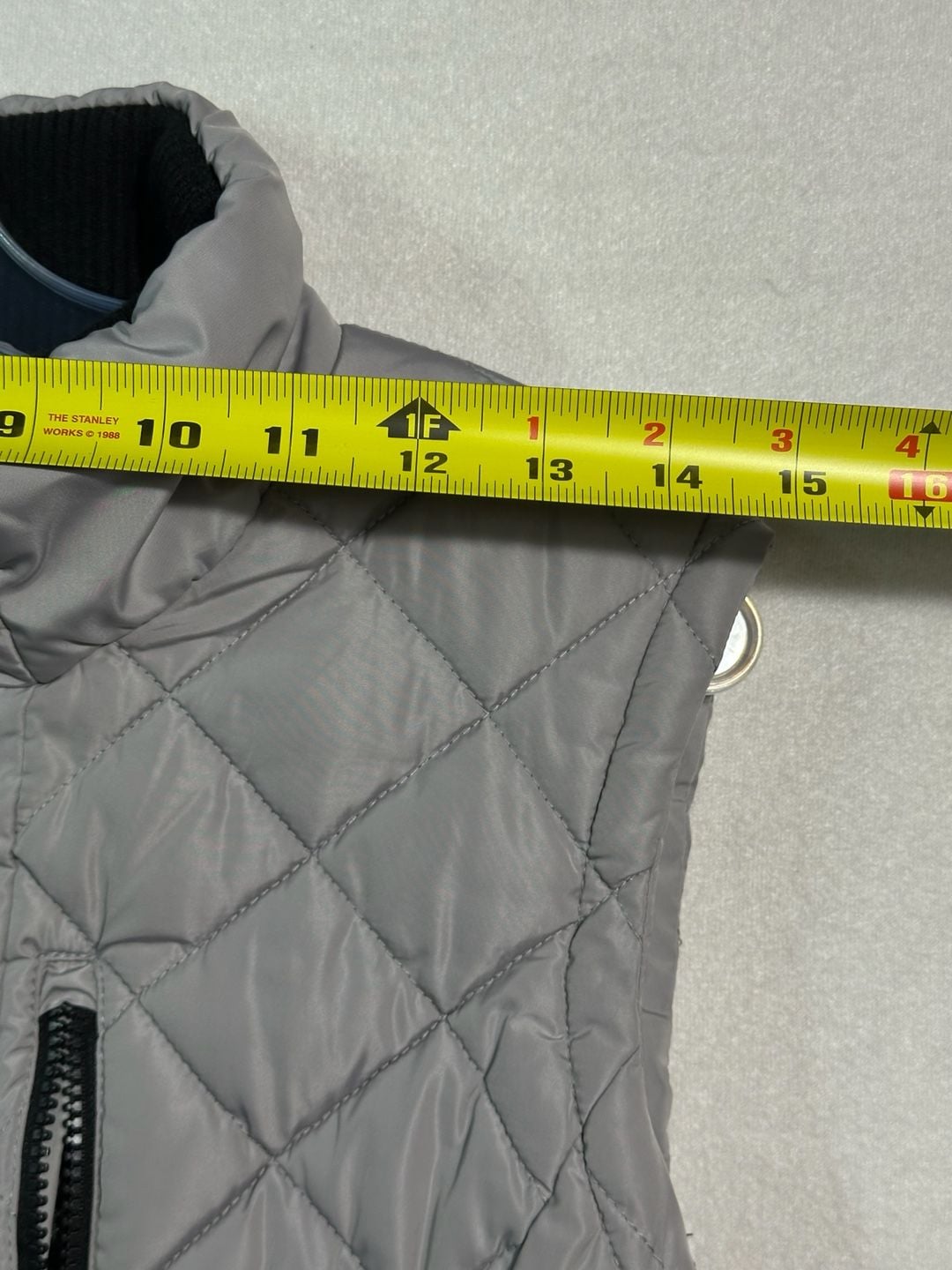 Andrew Marc Quilted Vest Size M Gray Full Zip Puffer 9
