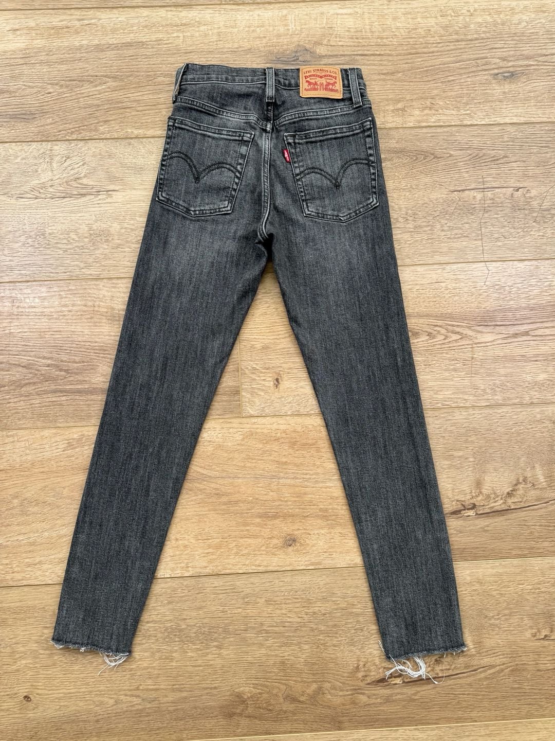 Levi’s Wedgie Skinny Jeans Women’s 24 Washed Black High Rise Raw Hem 11