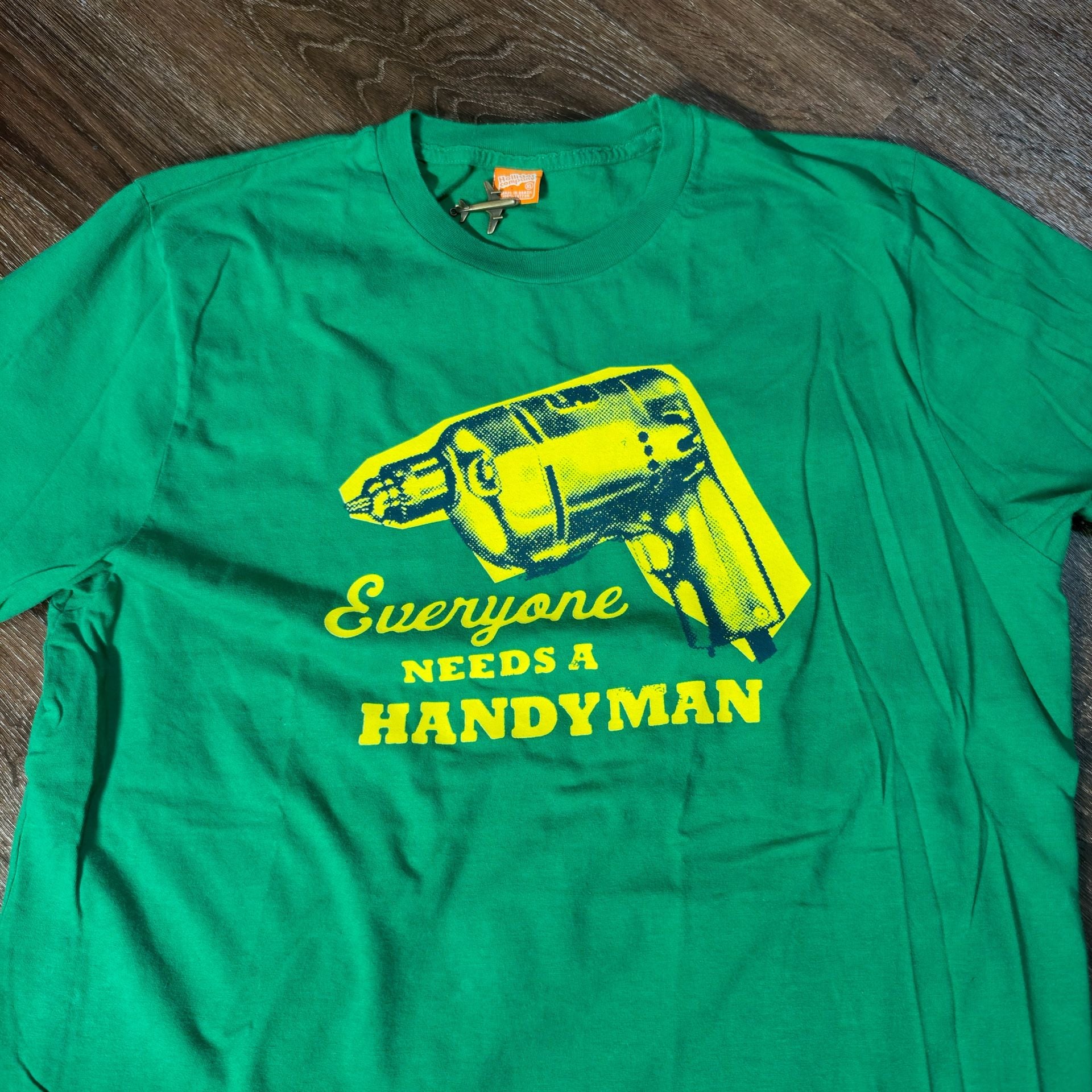 Hollister Company Everyone Needs A Handyman T-Shirt Size XL Green 2