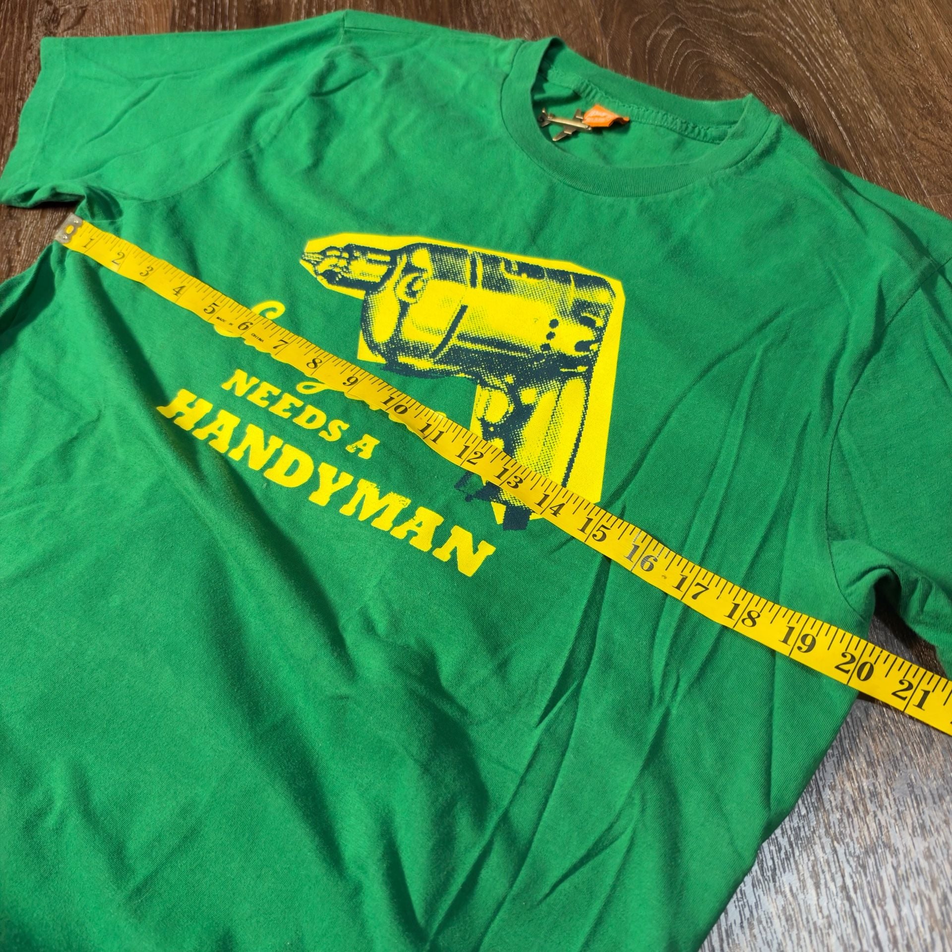 Hollister Company Everyone Needs A Handyman T-Shirt Size XL Green 4