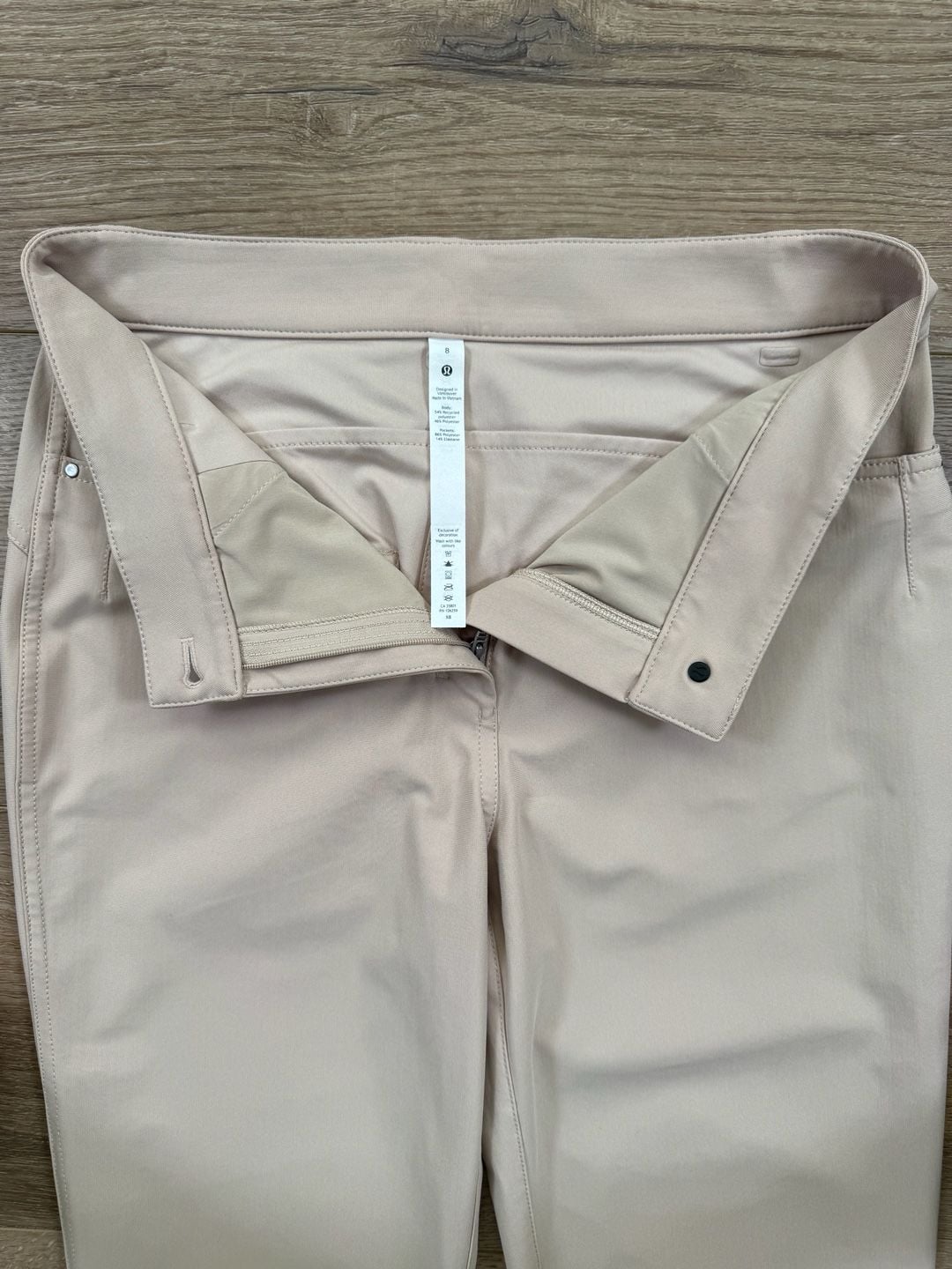 Lululemon Women’s 5 Pocket Straight Leg Pants Beige Size 8 26” Inseam 6