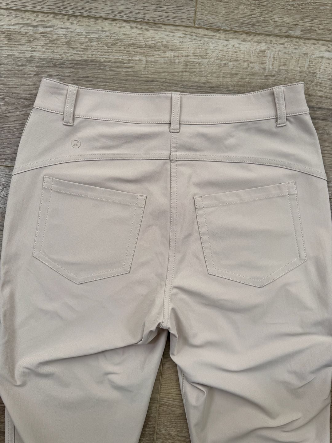 Lululemon Women’s 5 Pocket Straight Leg Pants Beige Size 8 26” Inseam 11