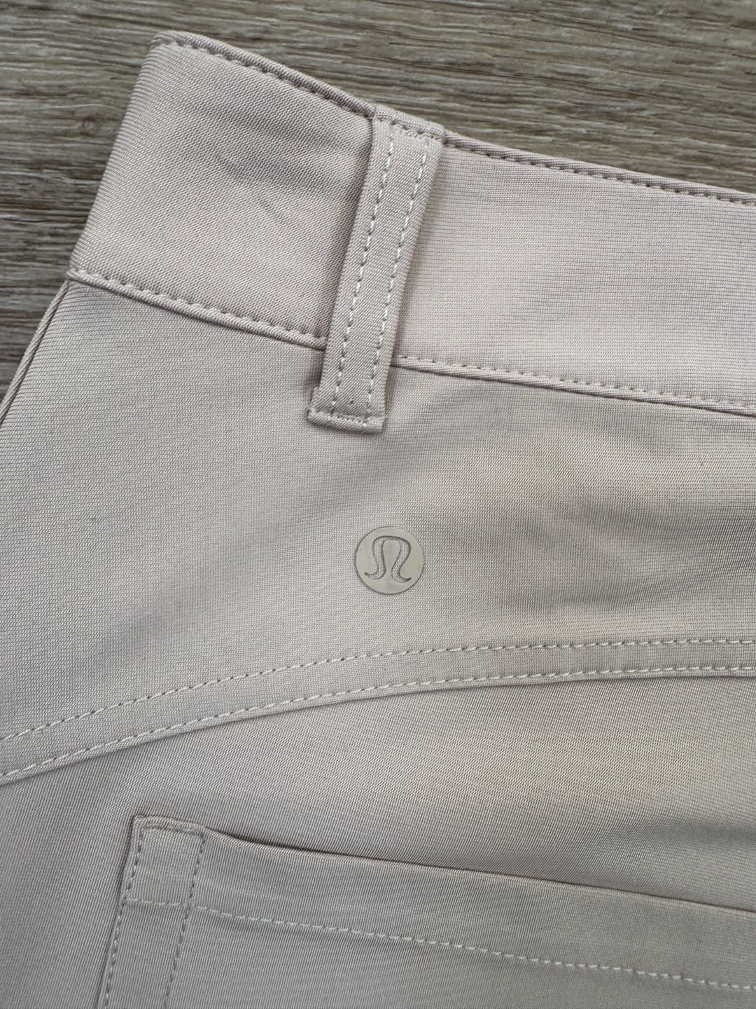 Lululemon Women’s 5 Pocket Straight Leg Pants Beige Size 8 26” Inseam 12