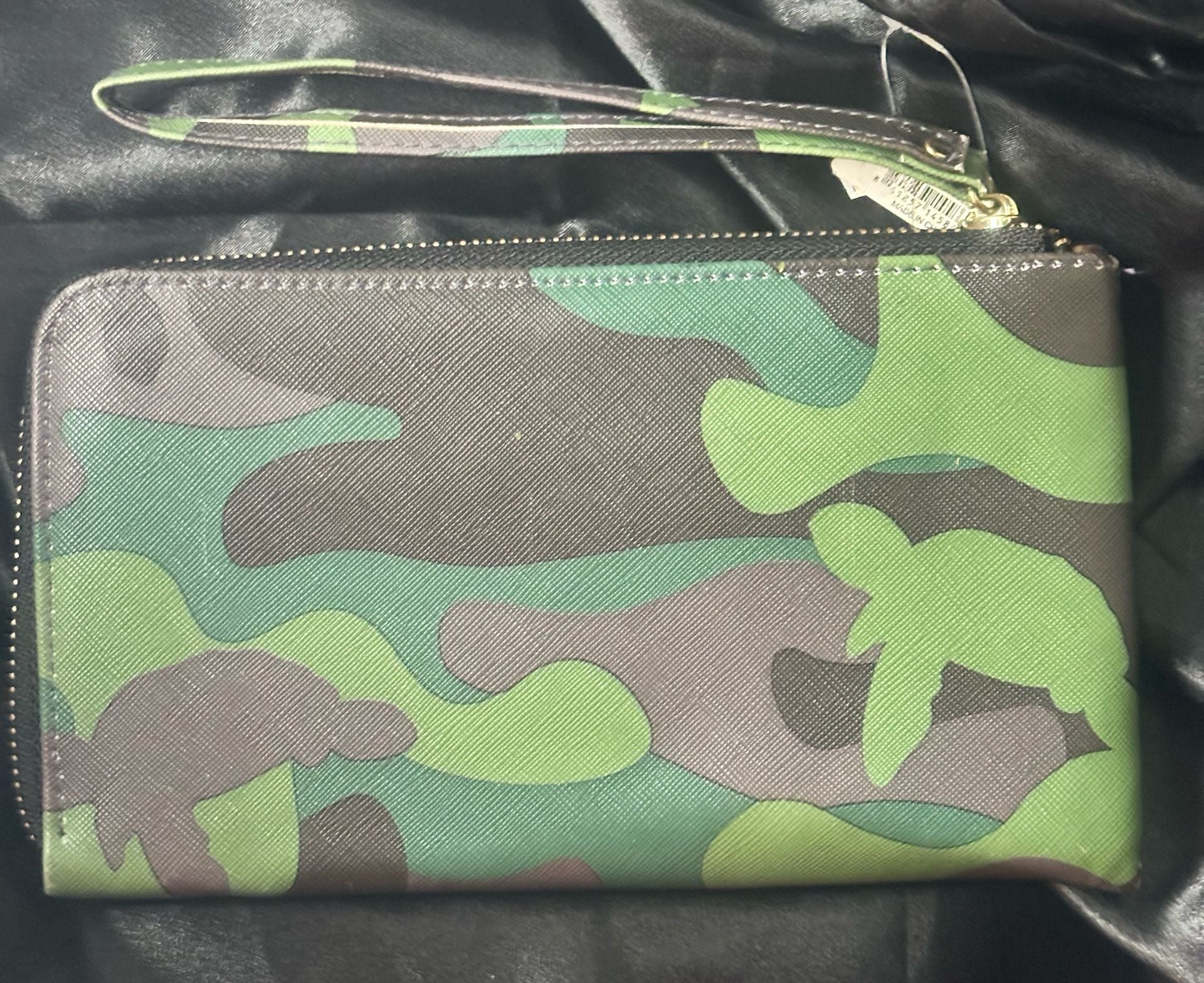 Simply Southern Camo Print Wristlet Wallet New With Tags 3