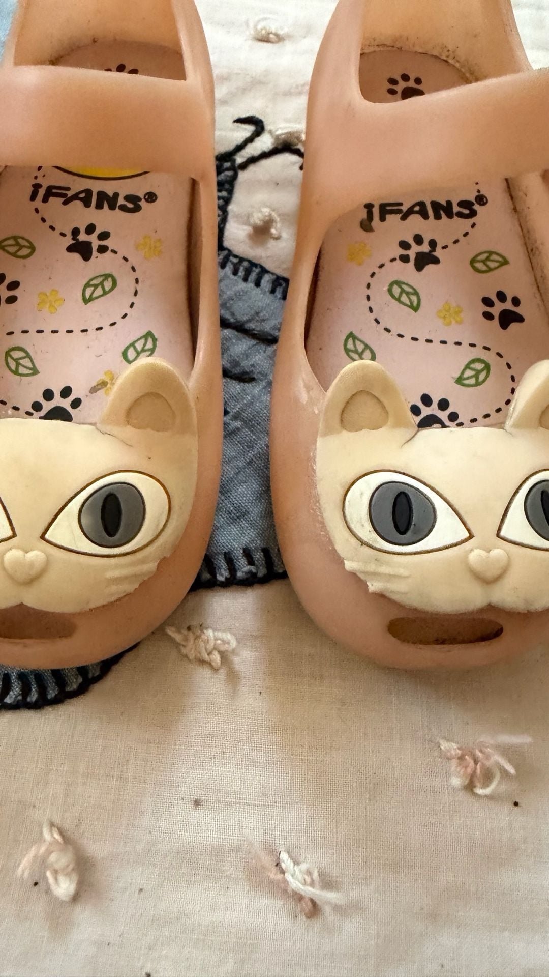 iFANS Cat Jelly Shoes Size 25 Peach 3