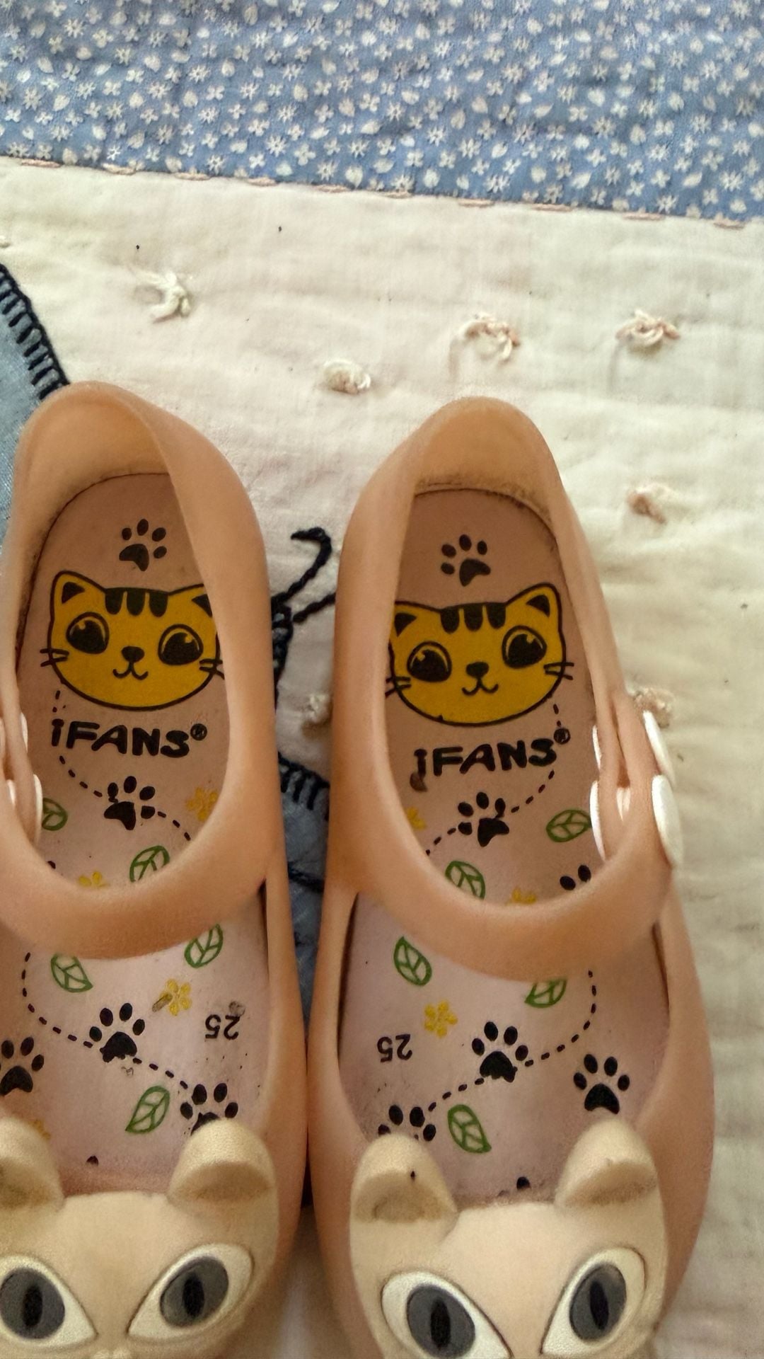iFANS Cat Jelly Shoes Size 25 Peach 4