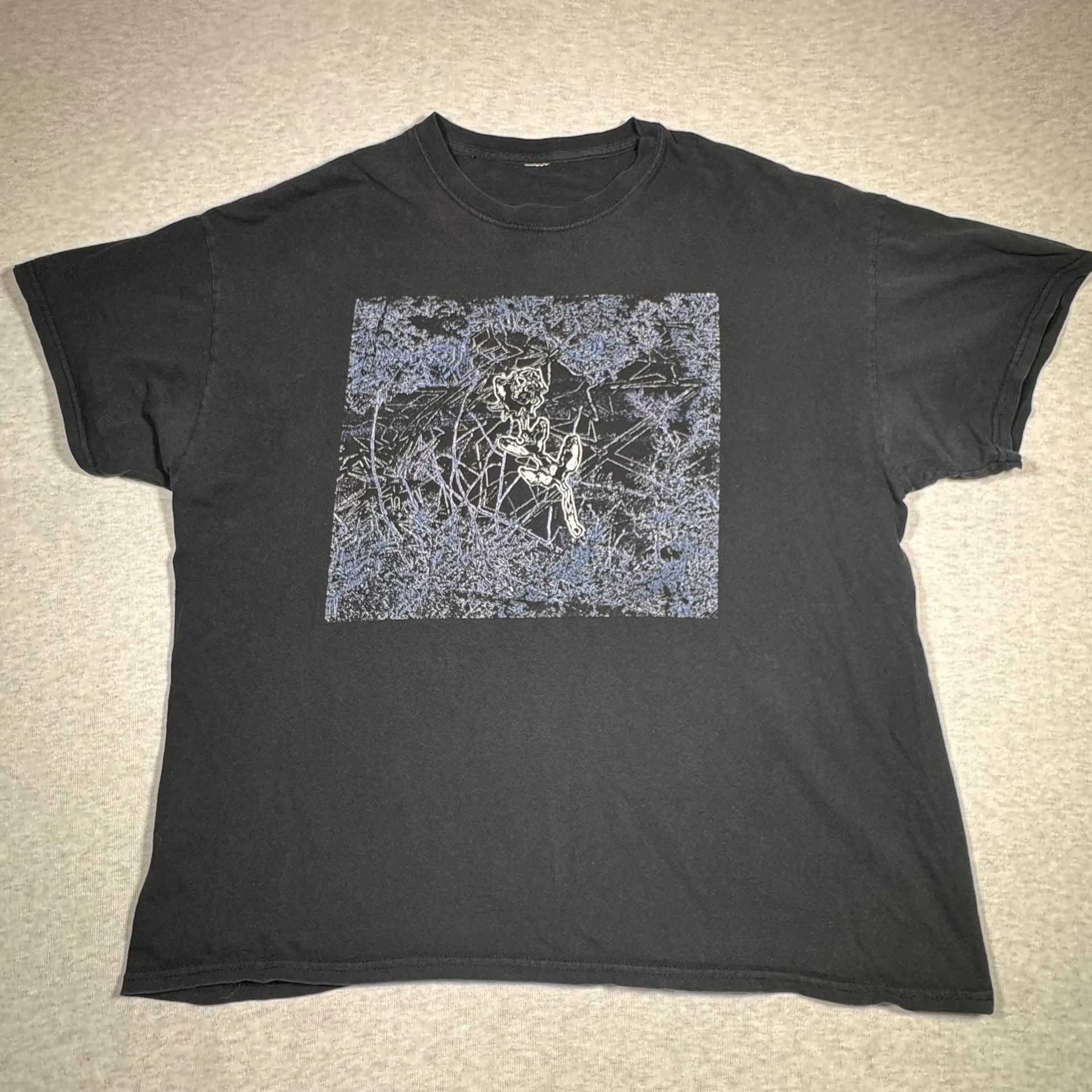 Graphic Art Print T-Shirt Black Graphic Tee 2