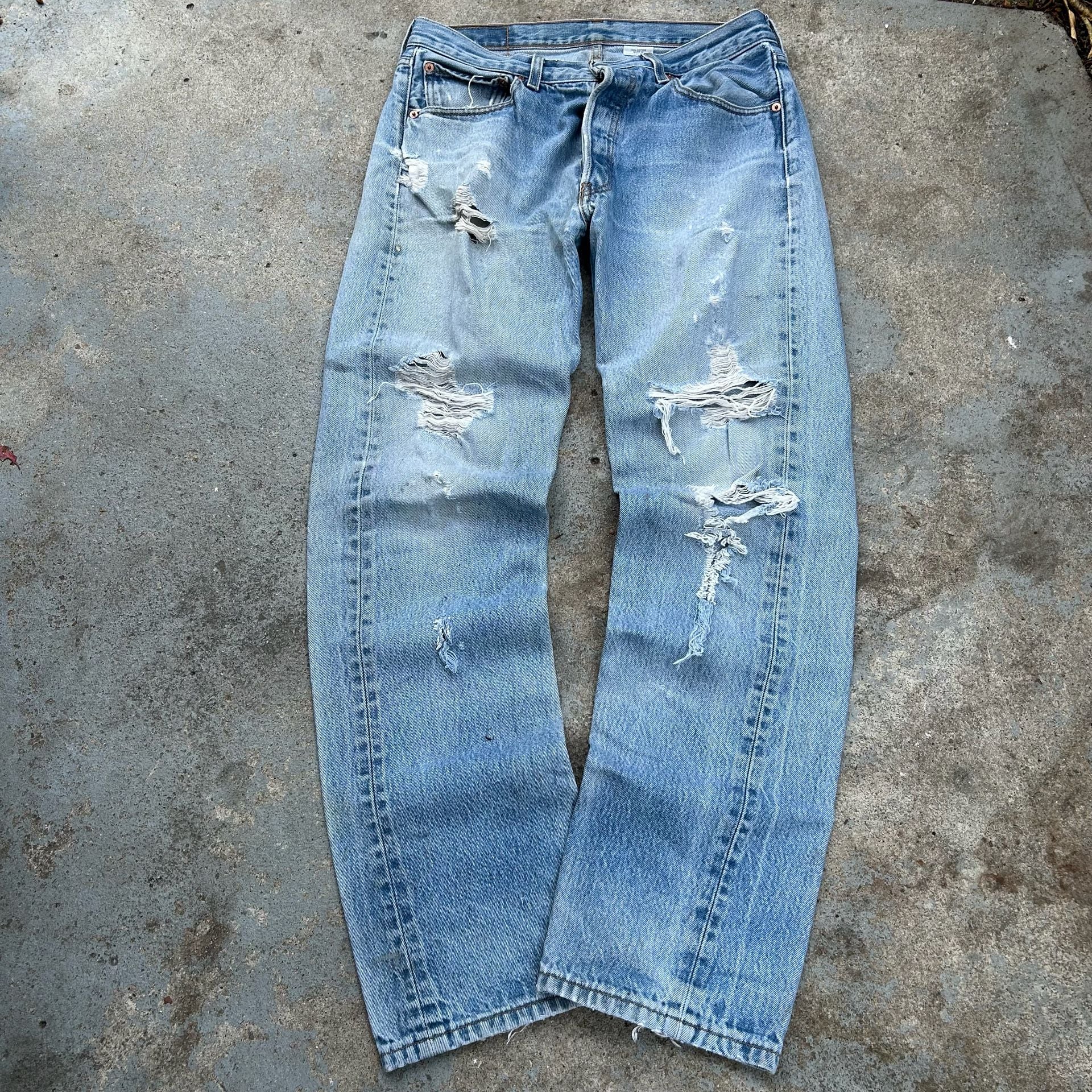 Vintage Levi's 501 Button fly Jeans Y2K 2
