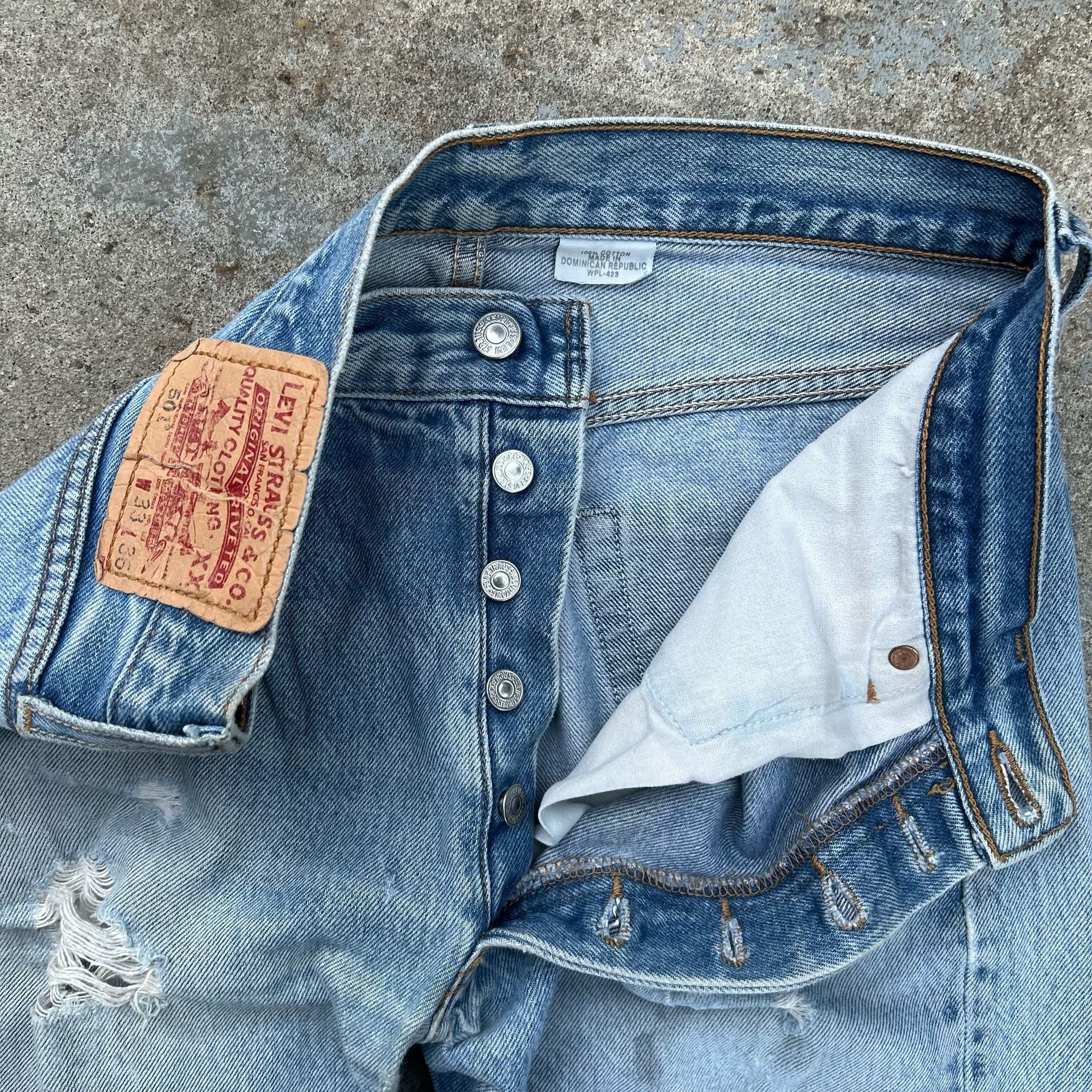 Vintage Levi's 501 Button fly Jeans Y2K 3