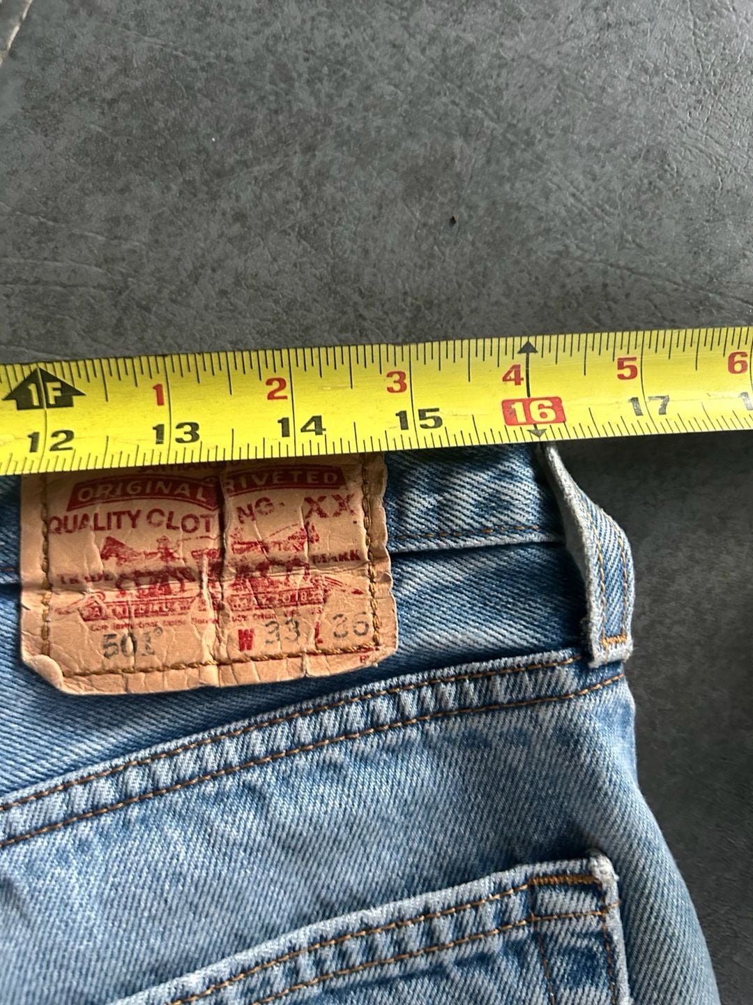 Vintage Levi's 501 Button fly Jeans Y2K 6