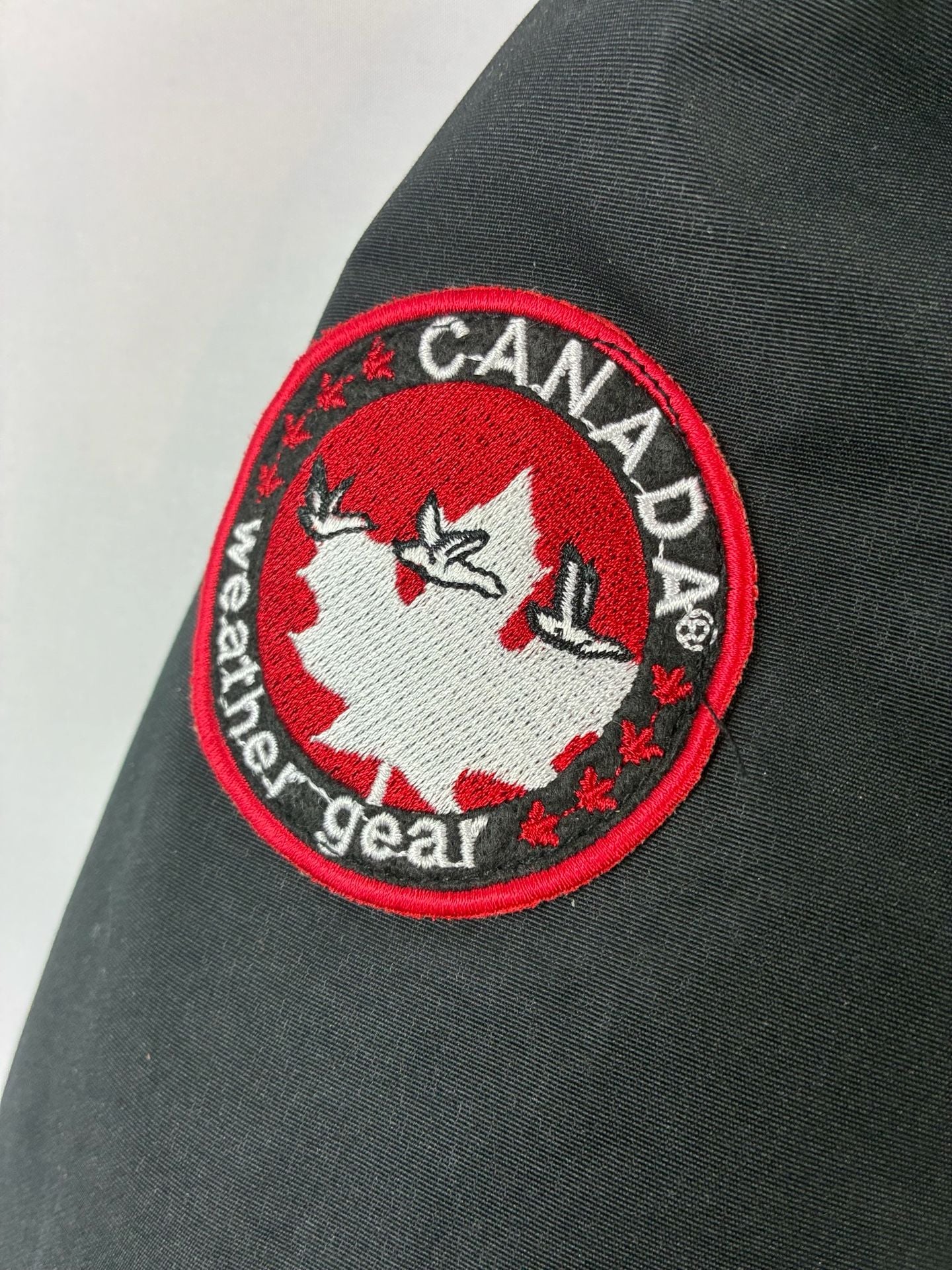 Canada Weather Gear Hooded Puffer Bomber Jacket Size L Black 4