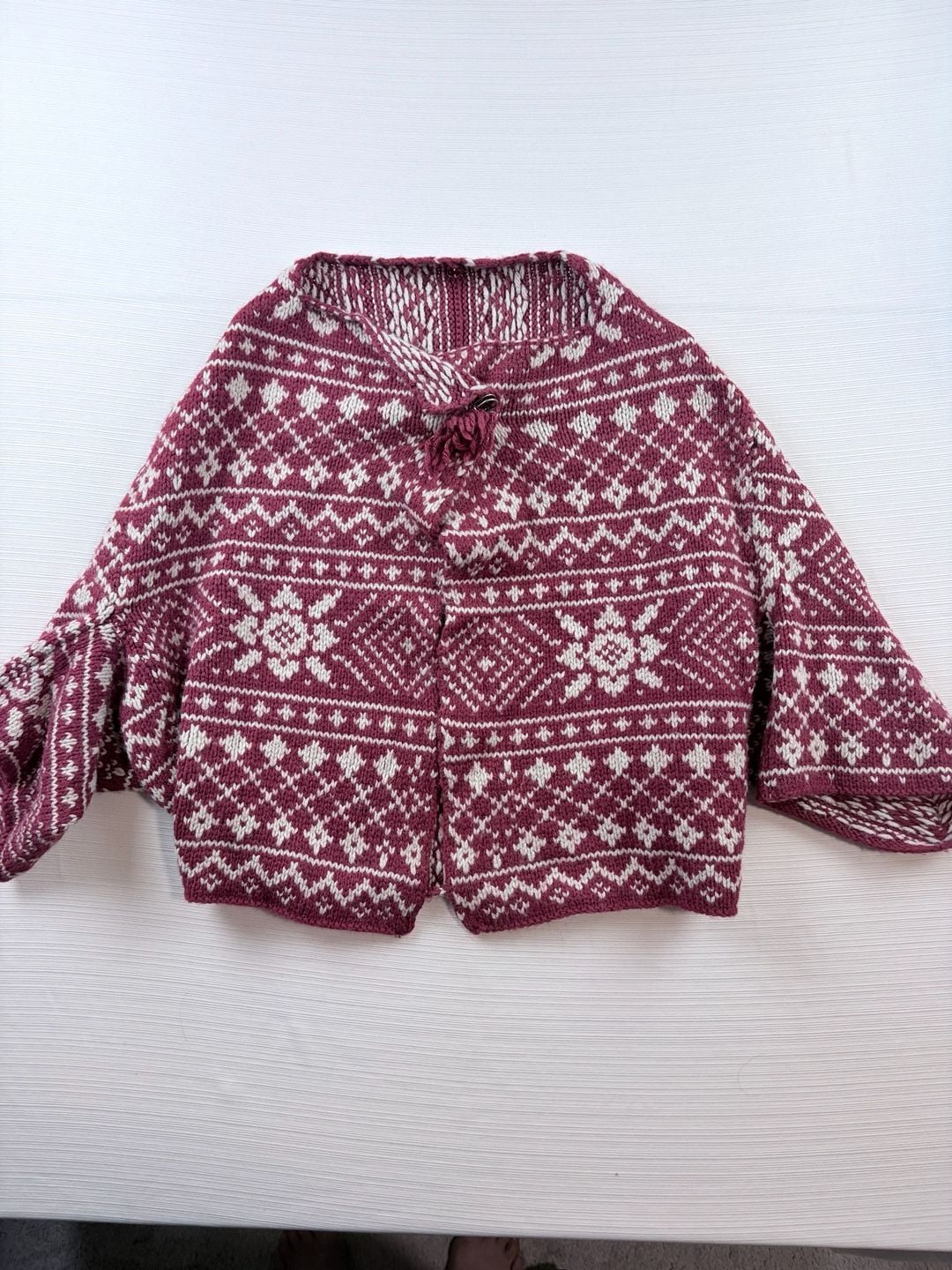 Cabi Fair Isle Cape Sweater Size M Red White Knit Poncho Cardigan 6