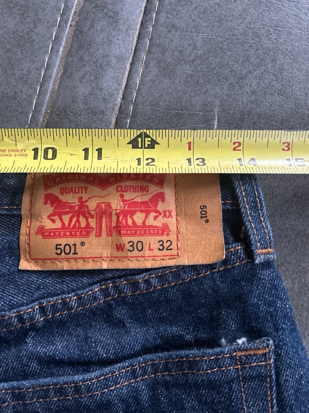 Y2K Levi's 501 Dark Wash Button Fly Jeans 7