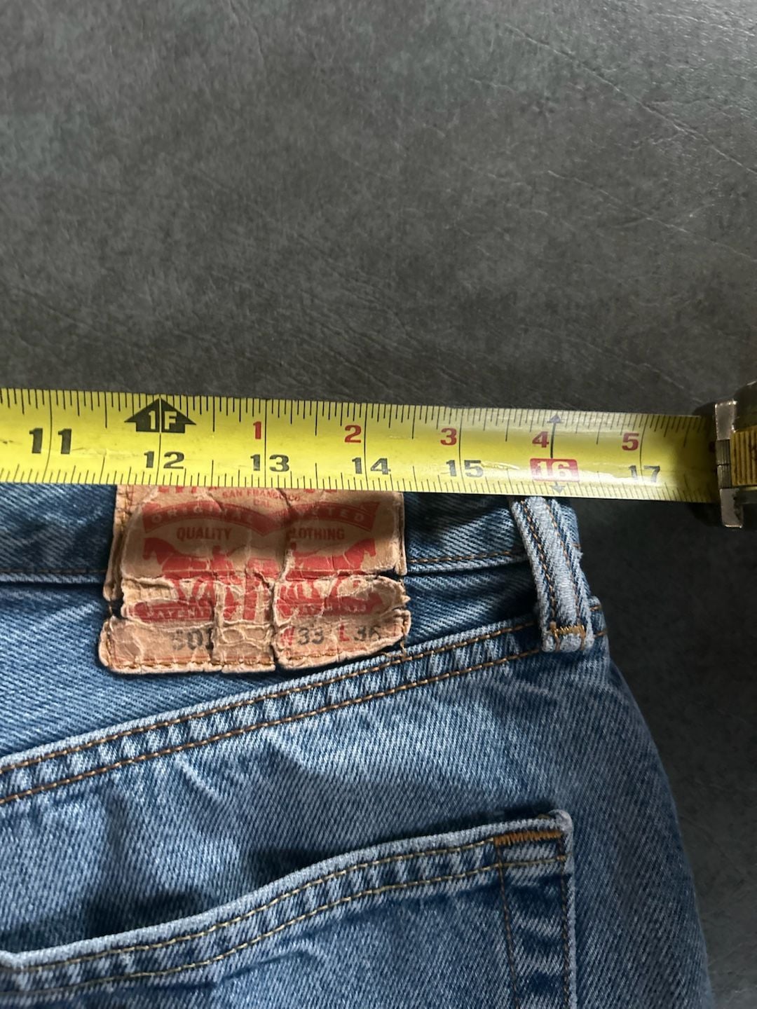 Vintage Levi's 501 Button Fly Jeans Y2K 5