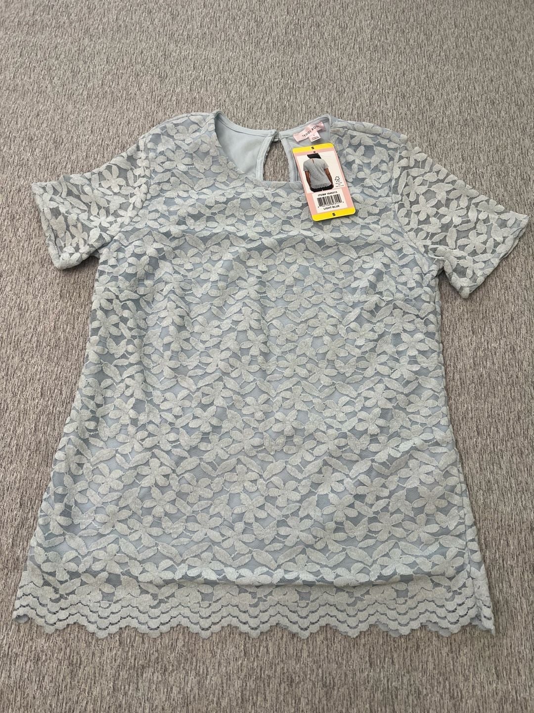Teddi Rose Women's Floral Lace Blouse Light Blue Size S Short Sleeve NWT 11