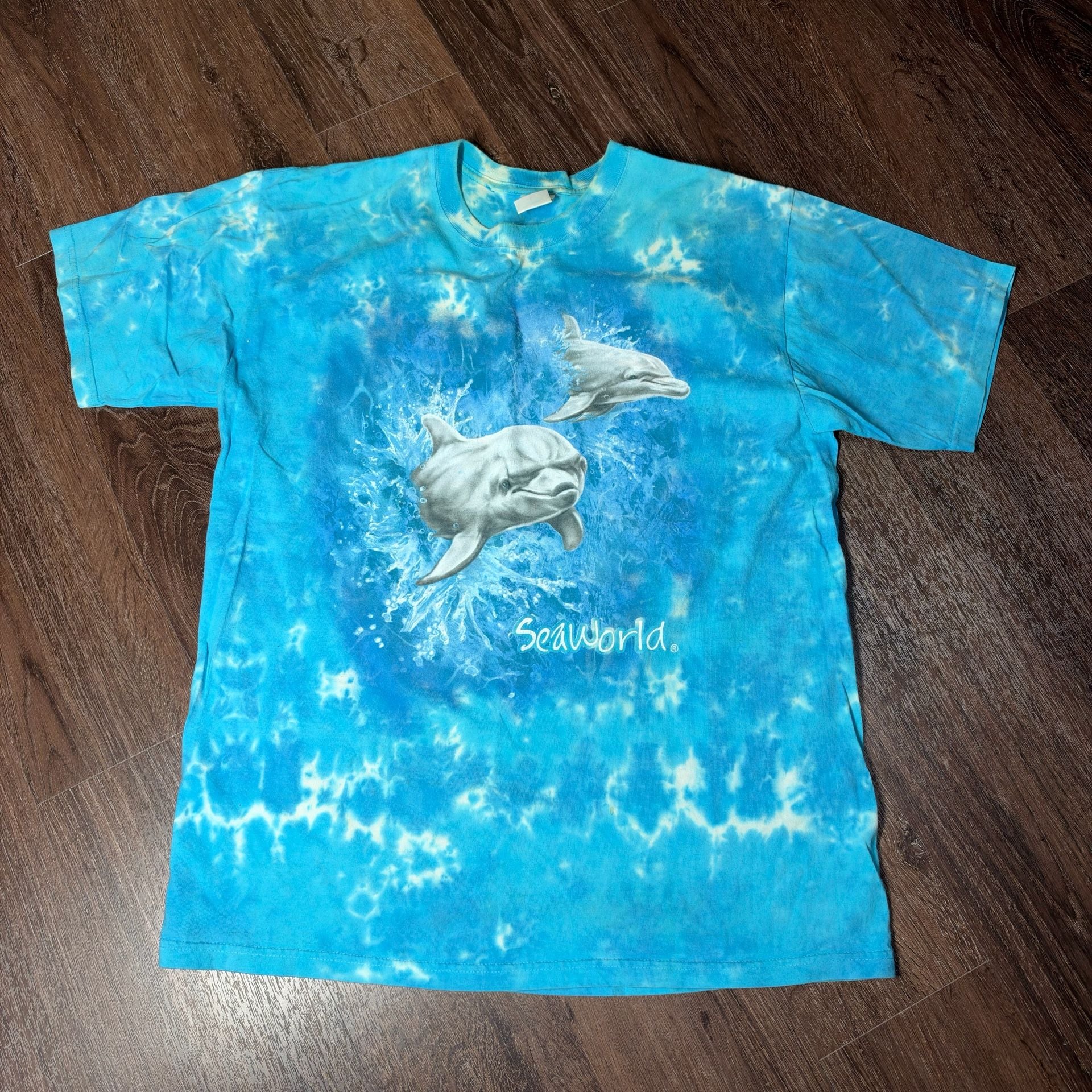 Vintage SeaWorld Dolphin Tie Dye T-Shirt Size Large Blue Breakthrough AOP 2