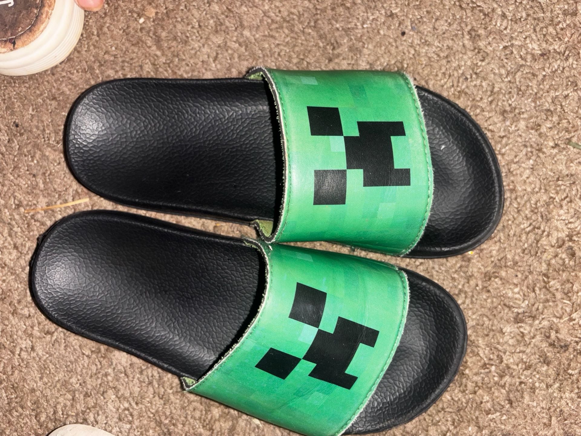 Minecraft Creeper Slide Sandals Black Green 2